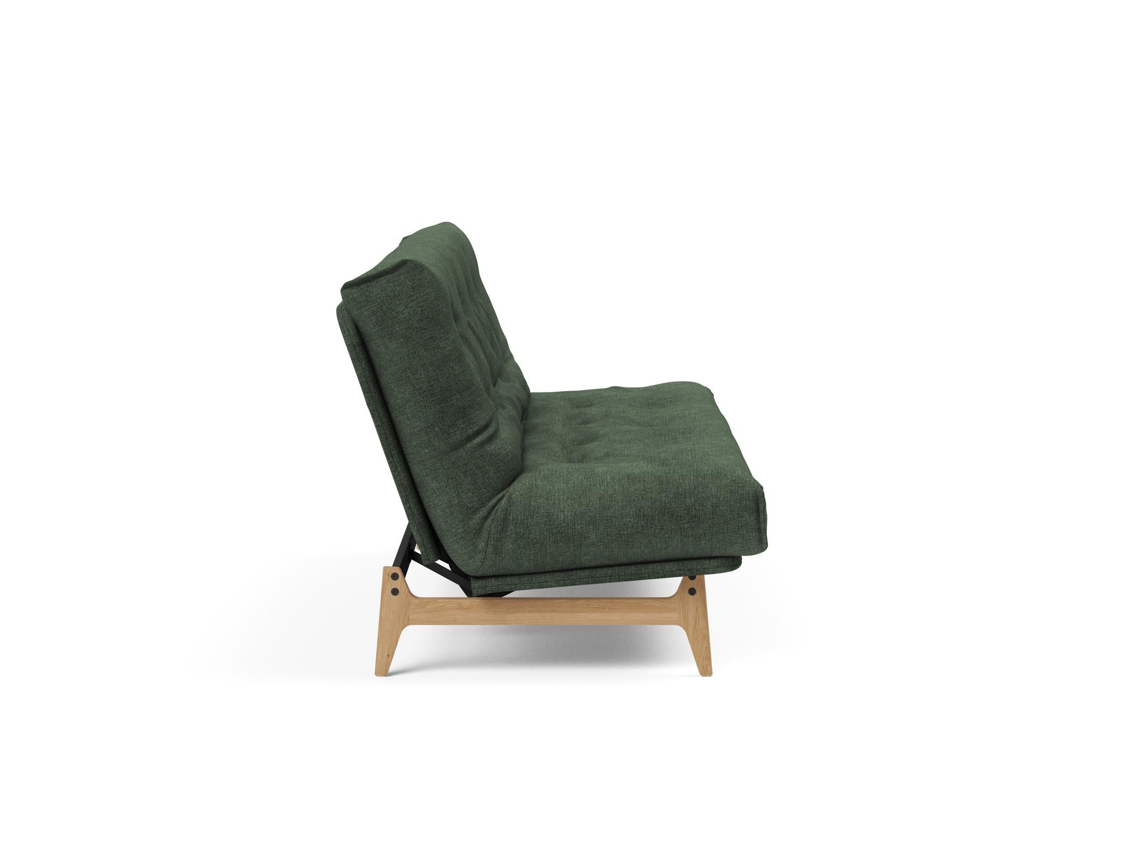 Erleben Sie das Aslak 140 Bettsofa Nordic: Stilvolles skandinavisches Design und der komfortable Soft Spring Bezug sorgen für perfekten Schlafkomfort.