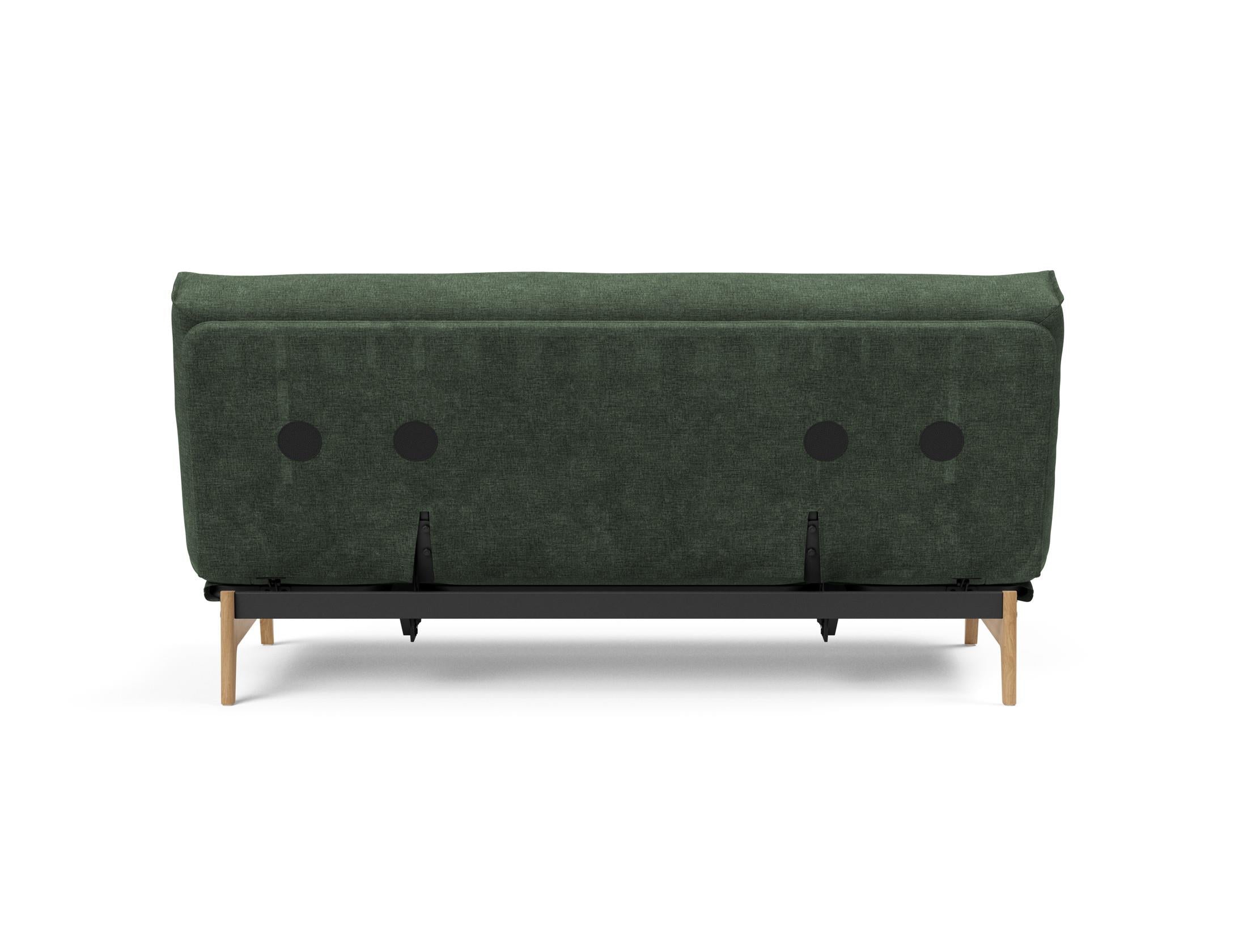 Entdecken Sie das Aslak 140 Bettsofa Nordic: Elegantes skandinavisches Design trifft auf den bequemen Soft Spring Bezug für erholsame Nächte.