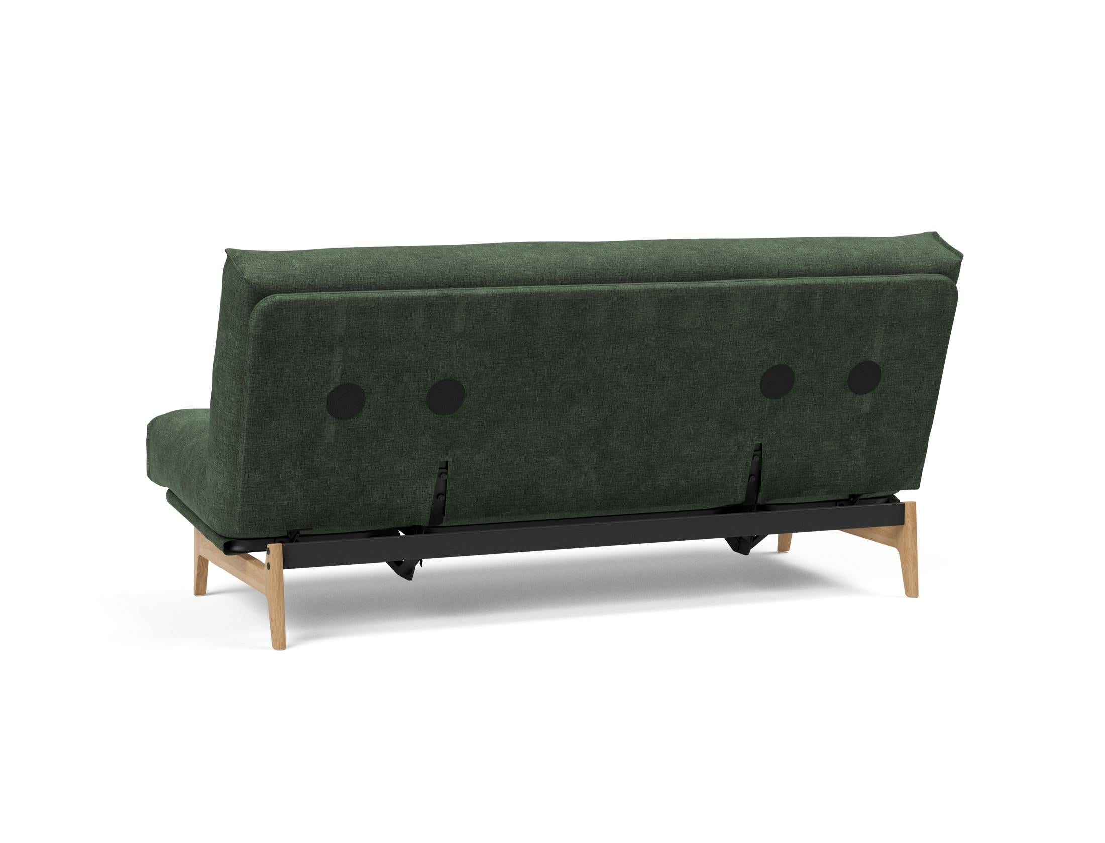 Erleben Sie das Aslak 140 Bettsofa Nordic: Stilvolles skandinavisches Design und der komfortable Soft Spring Bezug sorgen für perfekten Schlafkomfort.