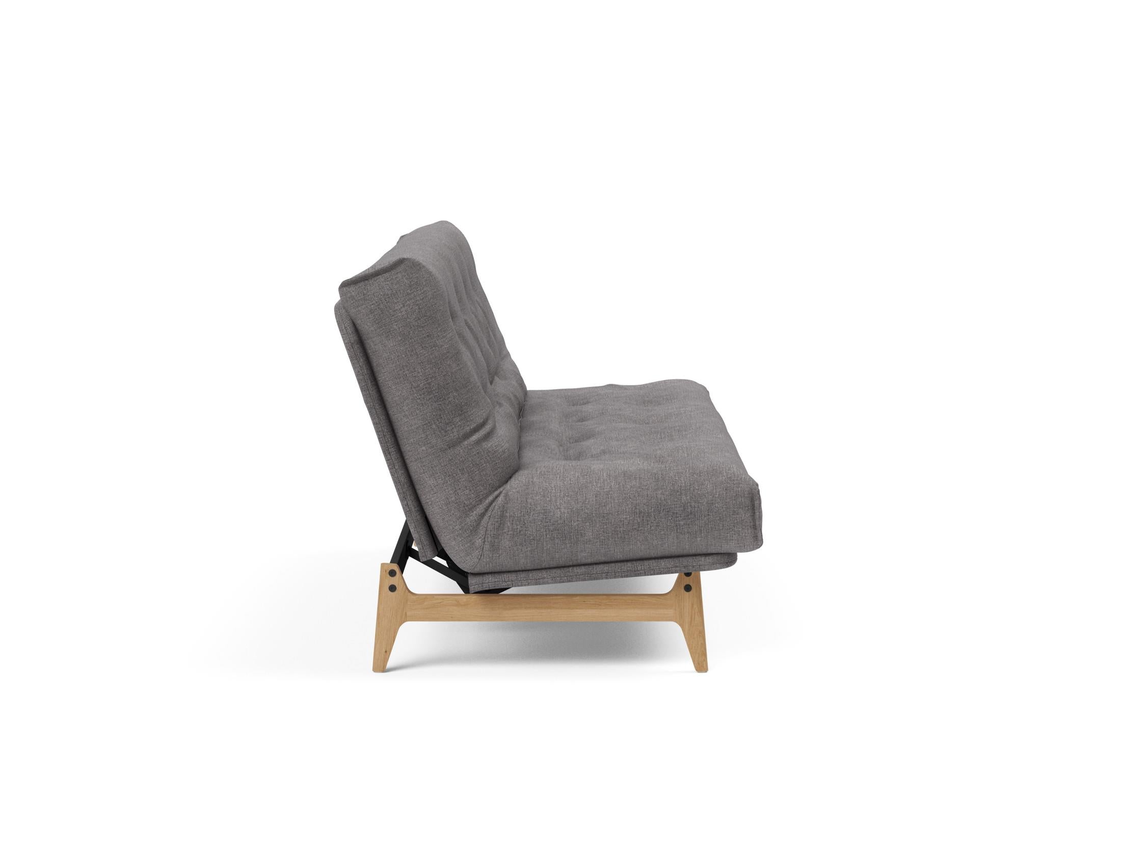 Erleben Sie das Aslak 140 Bettsofa Nordic: Stilvolles skandinavisches Design und der komfortable Soft Spring Bezug sorgen für perfekten Schlafkomfort.