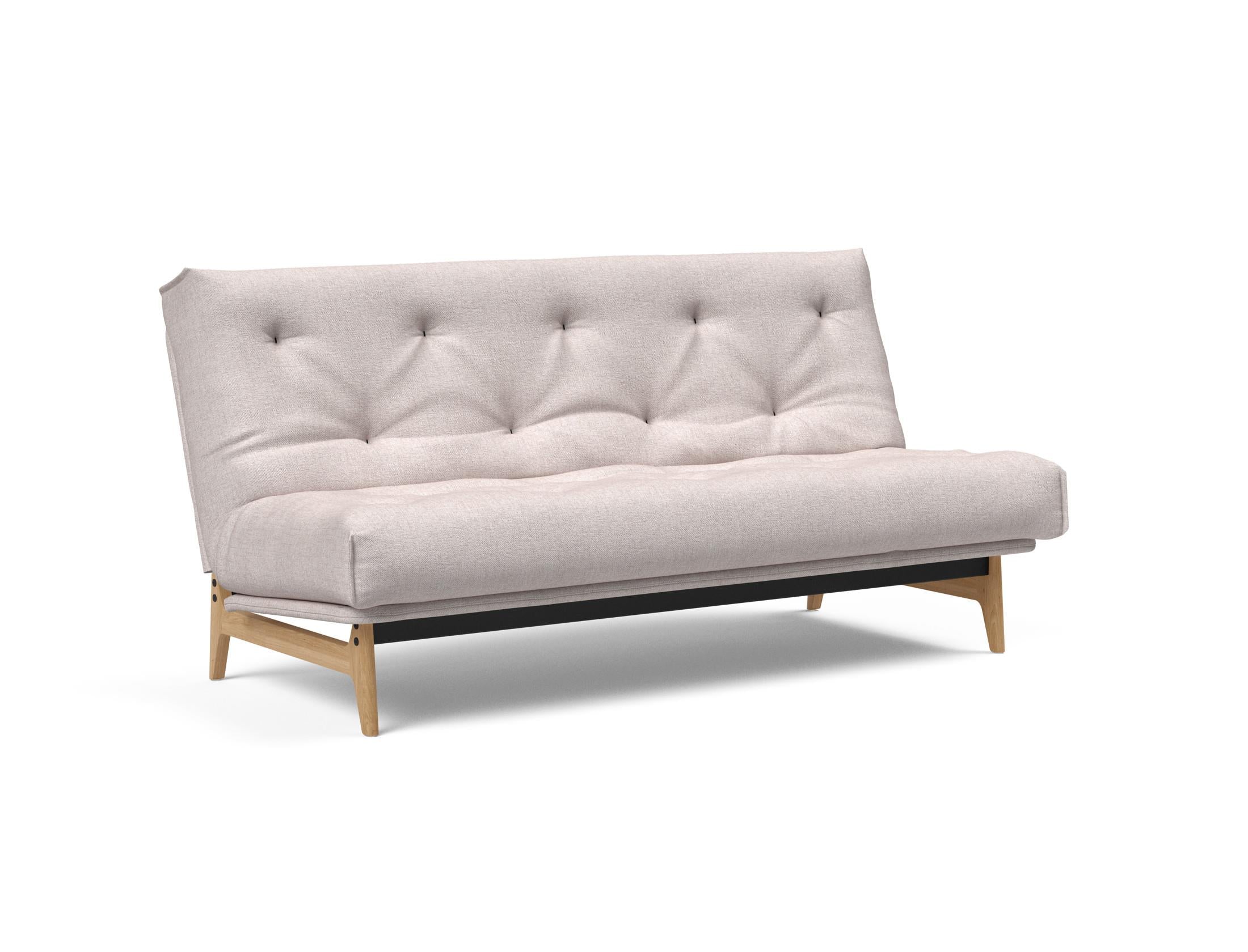 Entdecken Sie das Aslak 140 Bettsofa Nordic: Elegantes skandinavisches Design trifft auf den bequemen Soft Spring Bezug für erholsame Nächte.