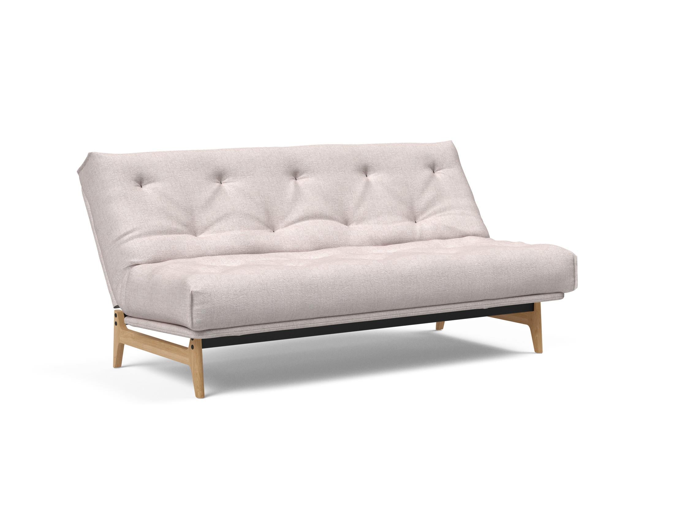 Entdecken Sie das Aslak 140 Bettsofa Nordic: Elegantes skandinavisches Design trifft auf den bequemen Soft Spring Bezug für erholsame Nächte.