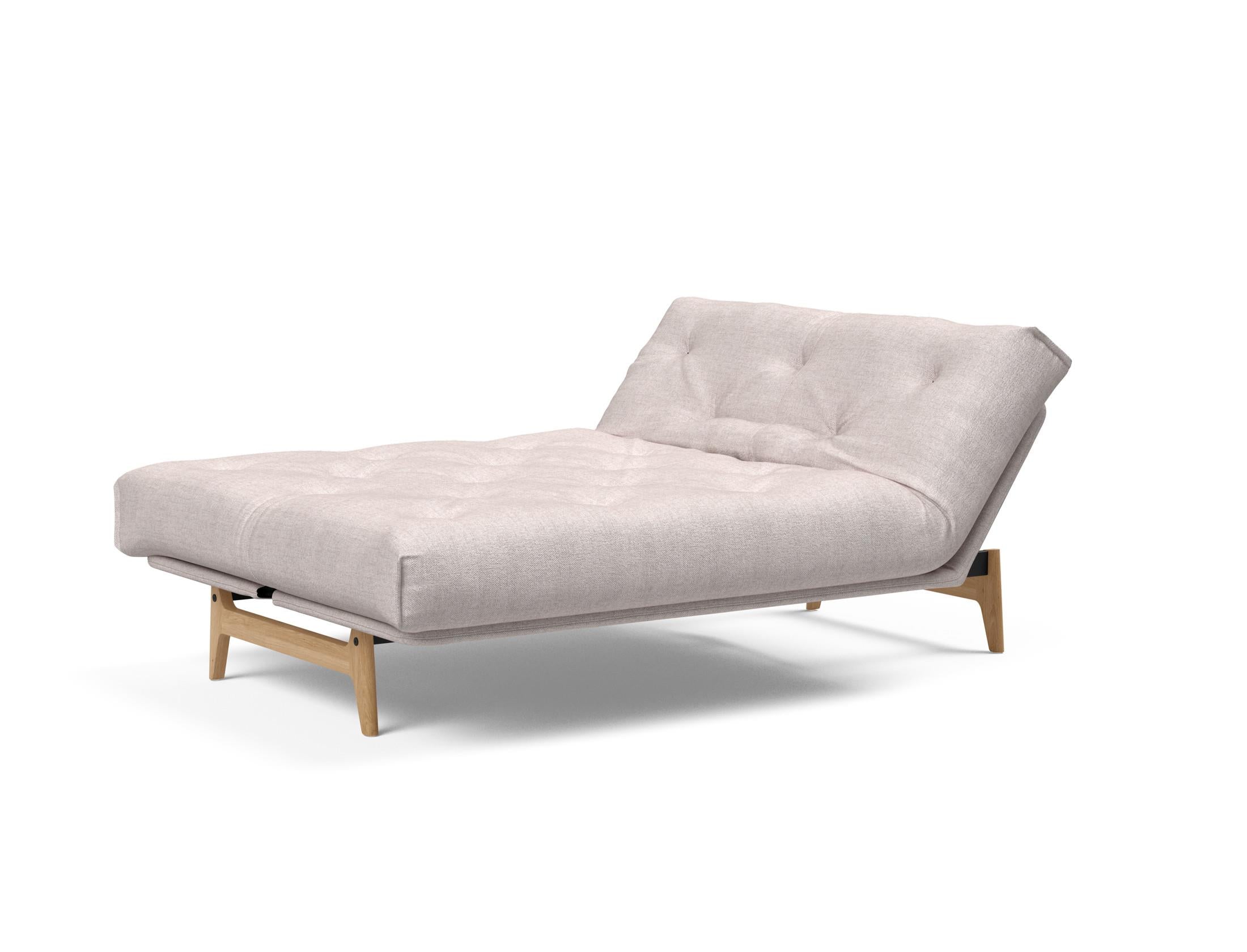 Erleben Sie das Aslak 140 Bettsofa Nordic: Stilvolles skandinavisches Design und der komfortable Soft Spring Bezug sorgen für perfekten Schlafkomfort.