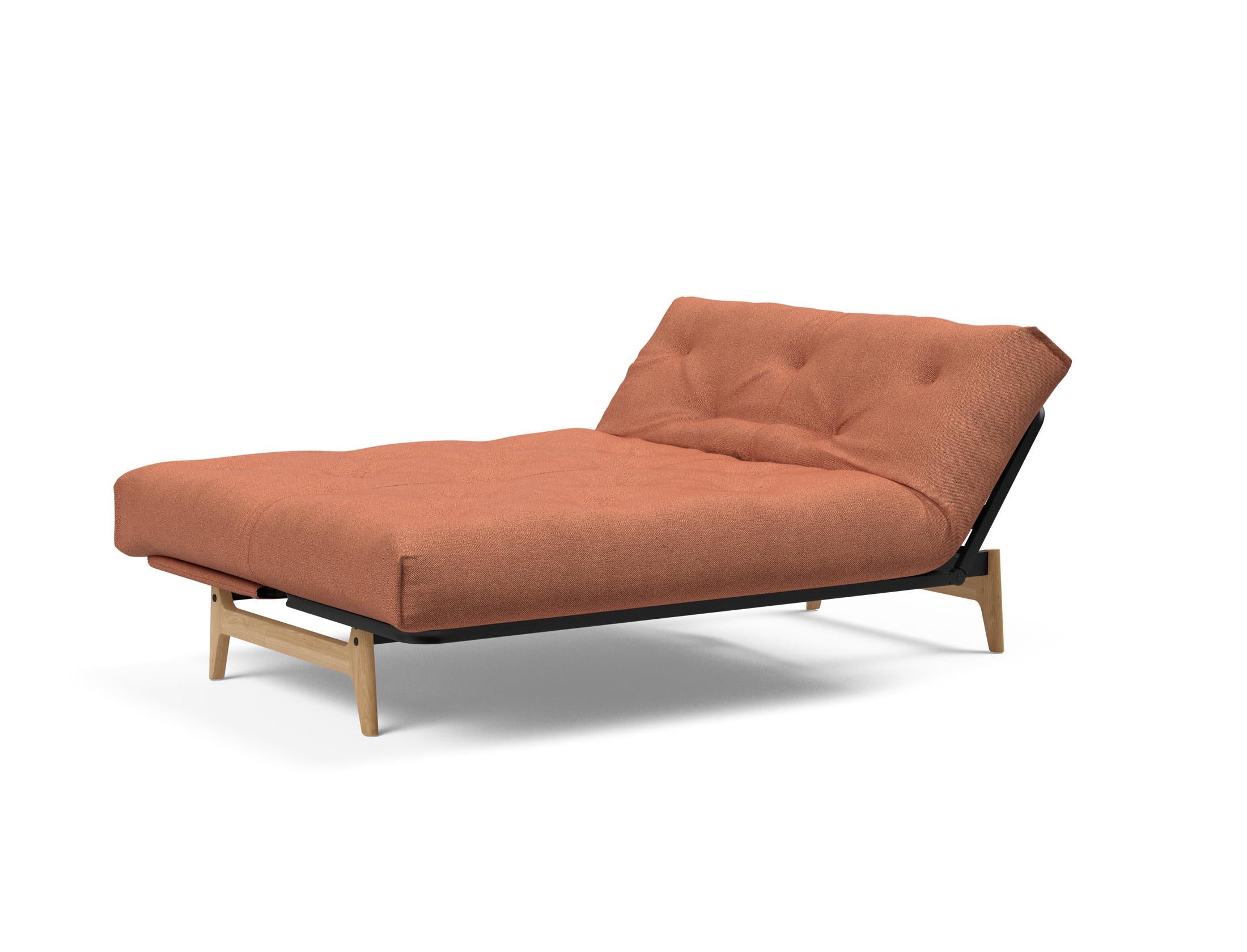 Erleben Sie das Aslak 140 Bettsofa Nordic Soft Spring von Innovation Living – eine perfekte Kombination aus modernem Stil und optimalem Schlafkomfort.