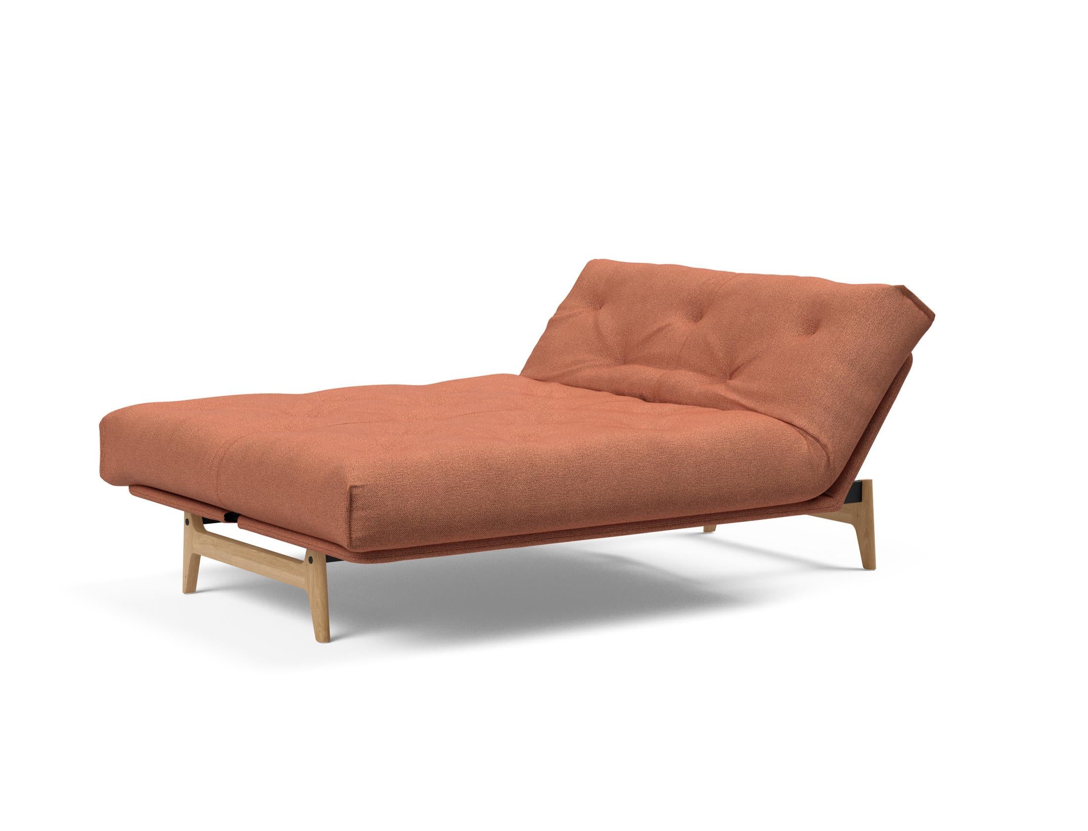 Erleben Sie das Aslak 140 Bettsofa Nordic: Stilvolles skandinavisches Design und der komfortable Soft Spring Bezug sorgen für perfekten Schlafkomfort.