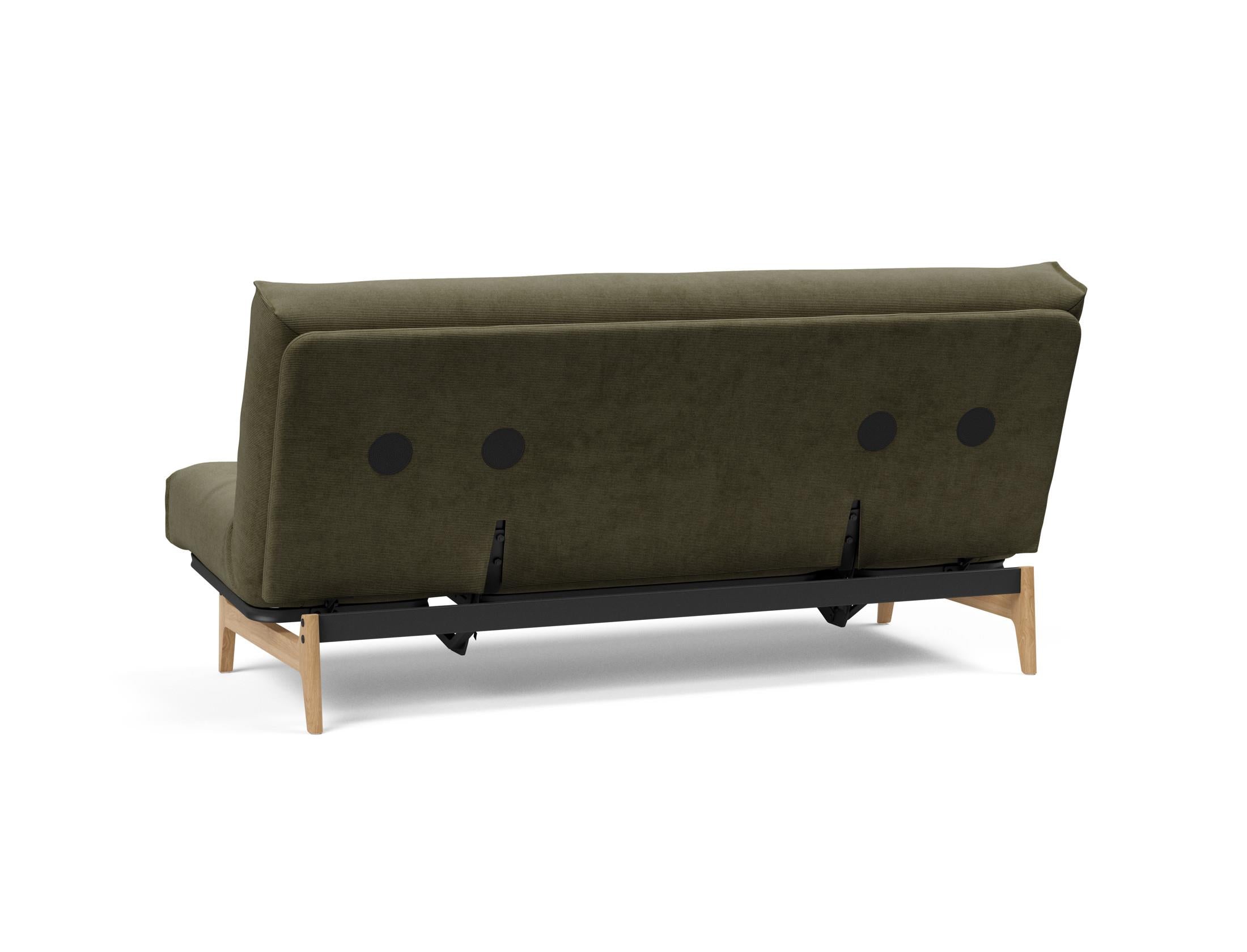 Erleben Sie das Aslak 140 Bettsofa Nordic Soft Spring von Innovation Living – eine perfekte Kombination aus modernem Stil und optimalem Schlafkomfort.