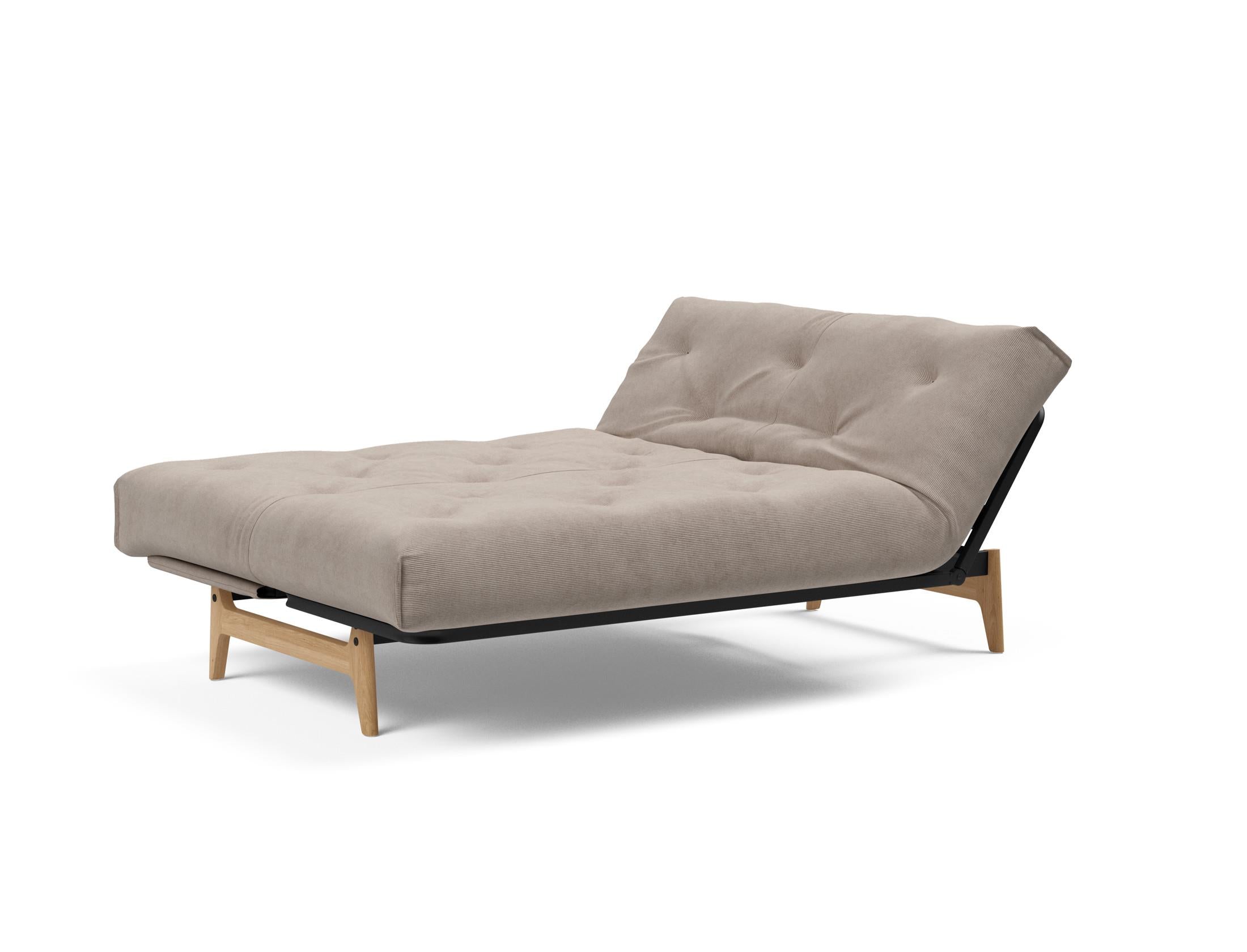 Erleben Sie das Aslak 140 Bettsofa Nordic Soft Spring von Innovation Living – eine perfekte Kombination aus modernem Stil und optimalem Schlafkomfort.