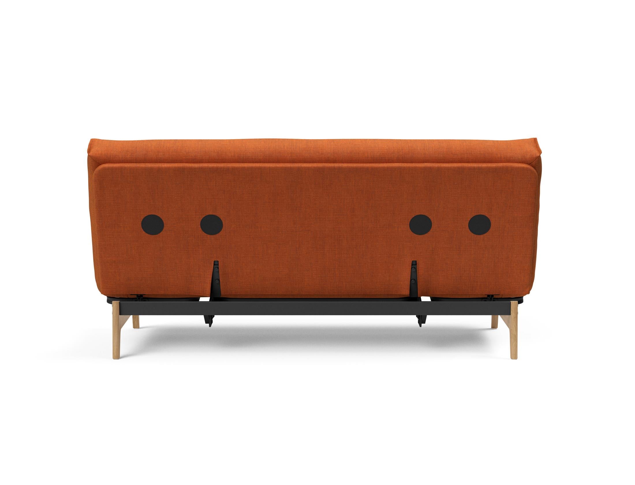 Entdecken Sie das Aslak 140 Bettsofa Nordic Soft Spring von Innovation Living – stilvolles Design trifft auf höchsten Schlafkomfort für Ihr Zuhause.
