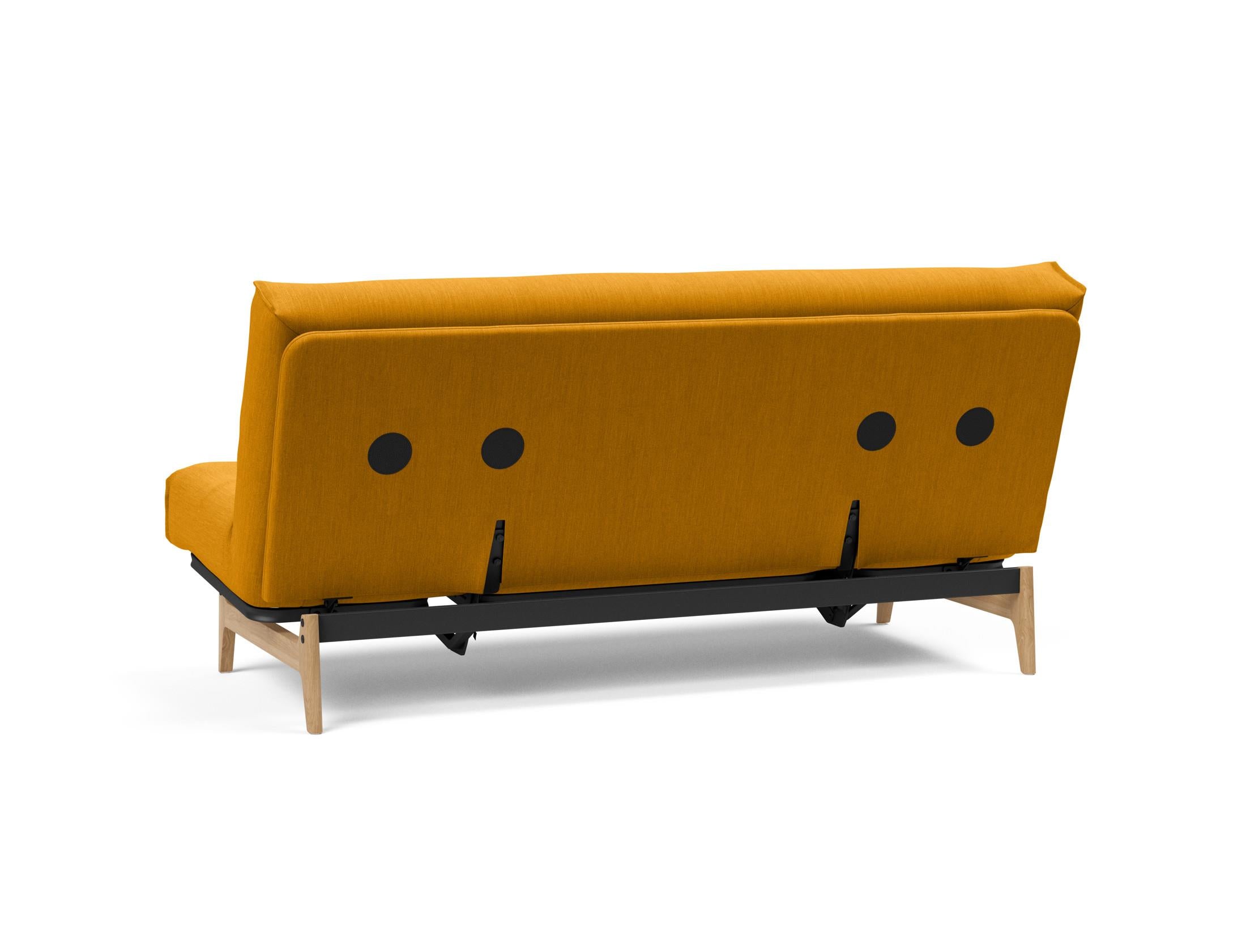 Erleben Sie das Aslak 140 Bettsofa Nordic Soft Spring von Innovation Living – eine perfekte Kombination aus modernem Stil und optimalem Schlafkomfort.