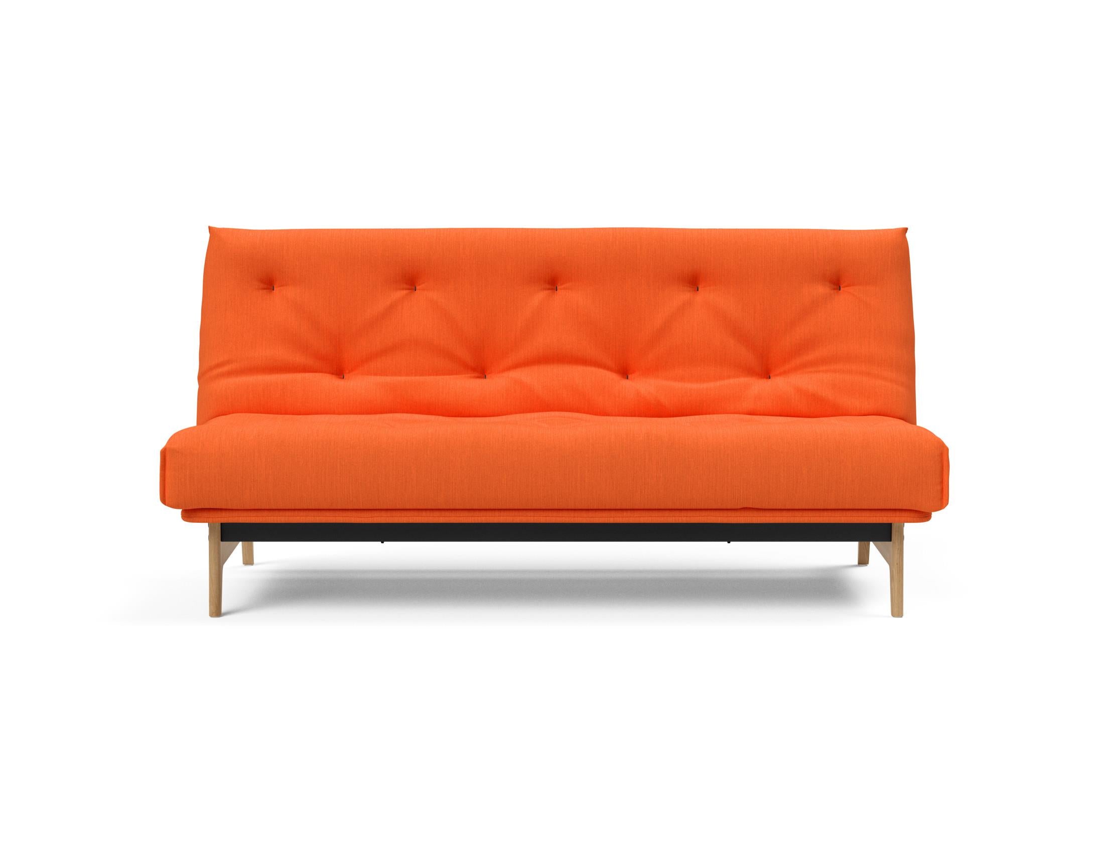 Erleben Sie das Aslak 140 Bettsofa Nordic: Stilvolles skandinavisches Design und der komfortable Soft Spring Bezug sorgen für perfekten Schlafkomfort.