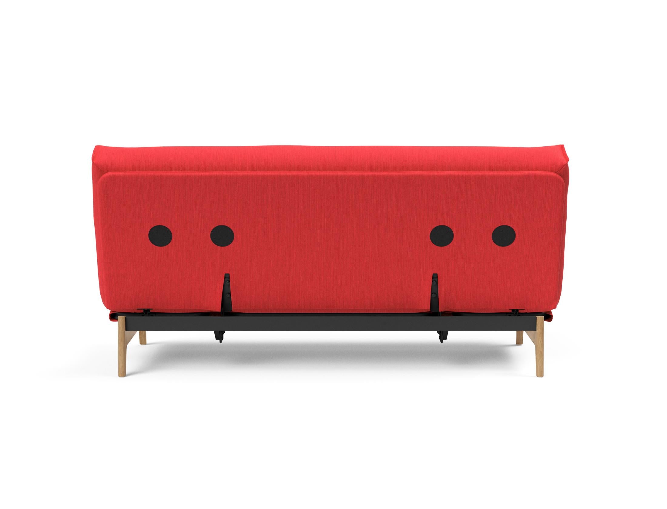 Entdecken Sie das Aslak 140 Bettsofa Nordic: Elegantes skandinavisches Design trifft auf den bequemen Soft Spring Bezug für erholsame Nächte.