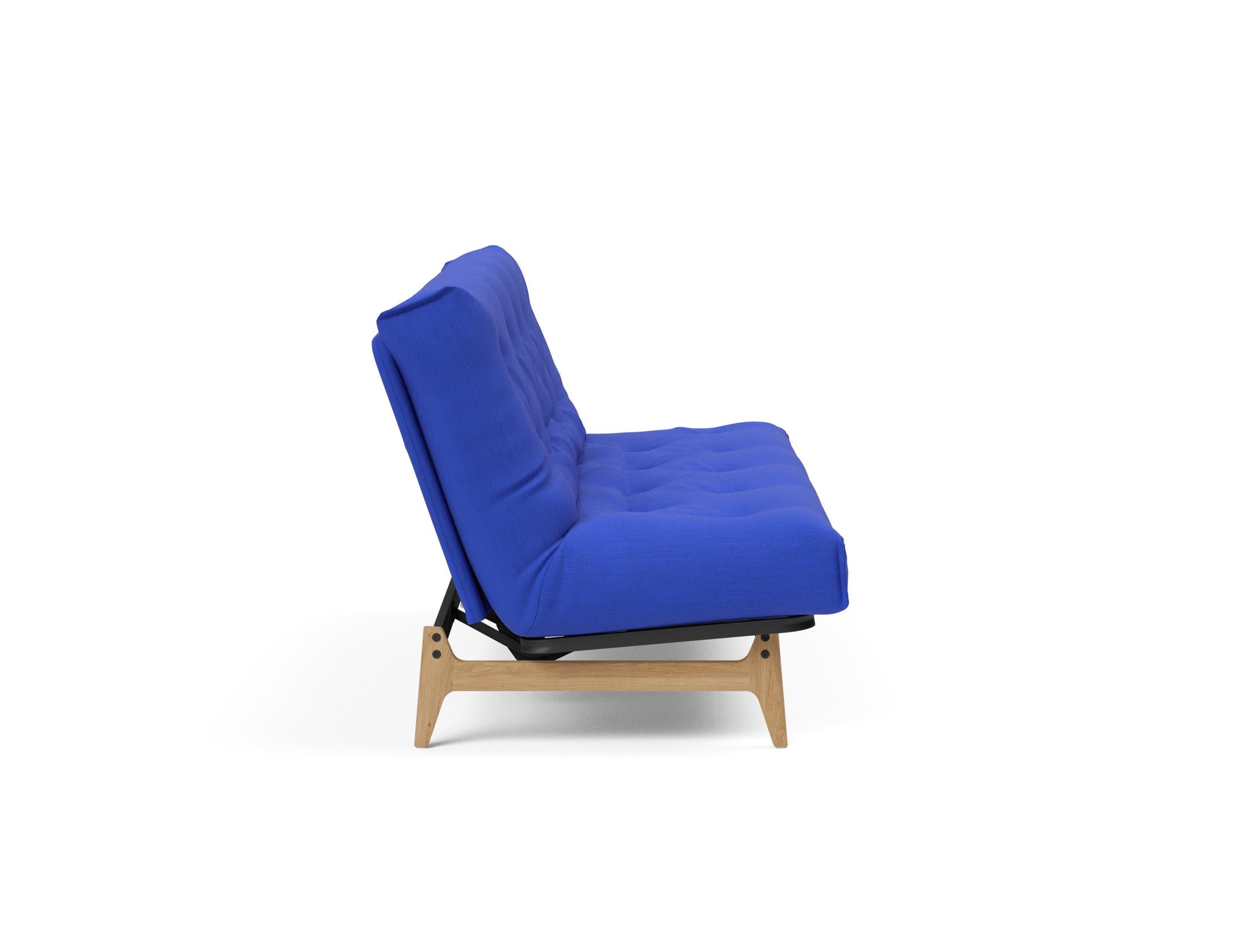 Erleben Sie das Aslak 140 Bettsofa Nordic Soft Spring von Innovation Living – eine perfekte Kombination aus modernem Stil und optimalem Schlafkomfort.