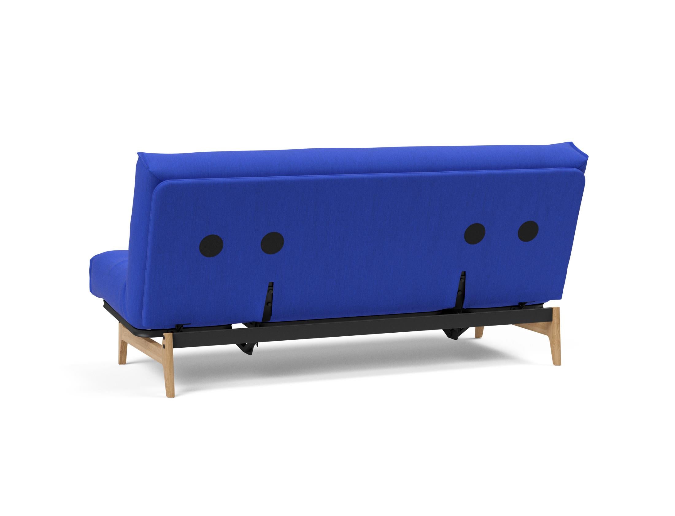 Erleben Sie das Aslak 140 Bettsofa Nordic Soft Spring von Innovation Living – eine perfekte Kombination aus modernem Stil und optimalem Schlafkomfort.