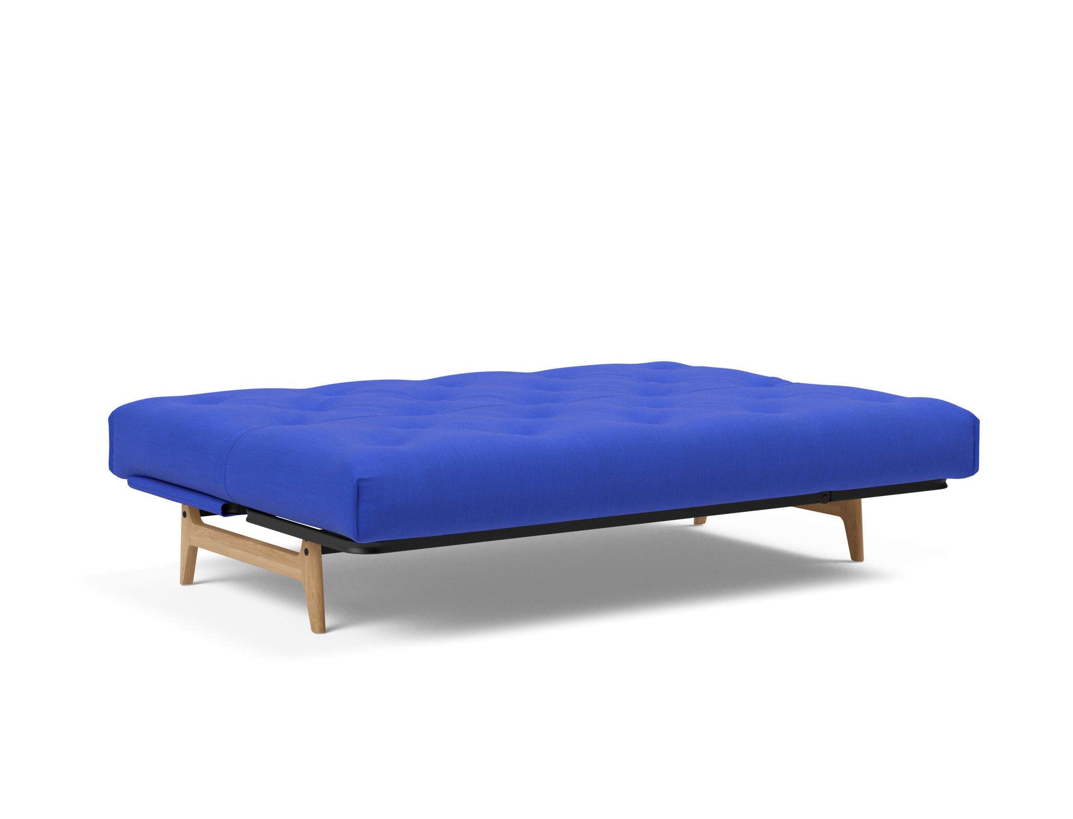 Entdecken Sie das Aslak 140 Bettsofa Nordic Soft Spring von Innovation Living – stilvolles Design trifft auf höchsten Schlafkomfort für Ihr Zuhause.