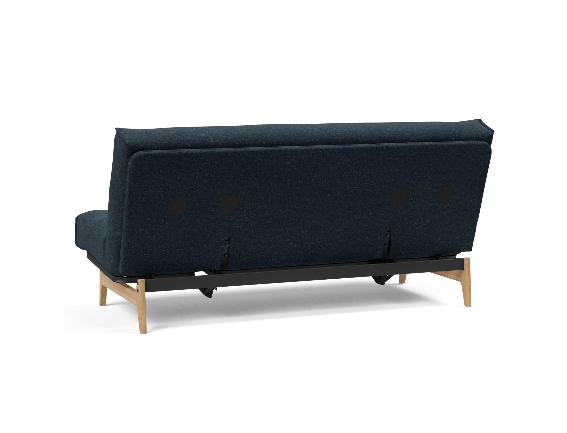 Erleben Sie das Aslak 140 Bettsofa Nordic Soft Spring von Innovation Living – eine perfekte Kombination aus modernem Stil und optimalem Schlafkomfort.