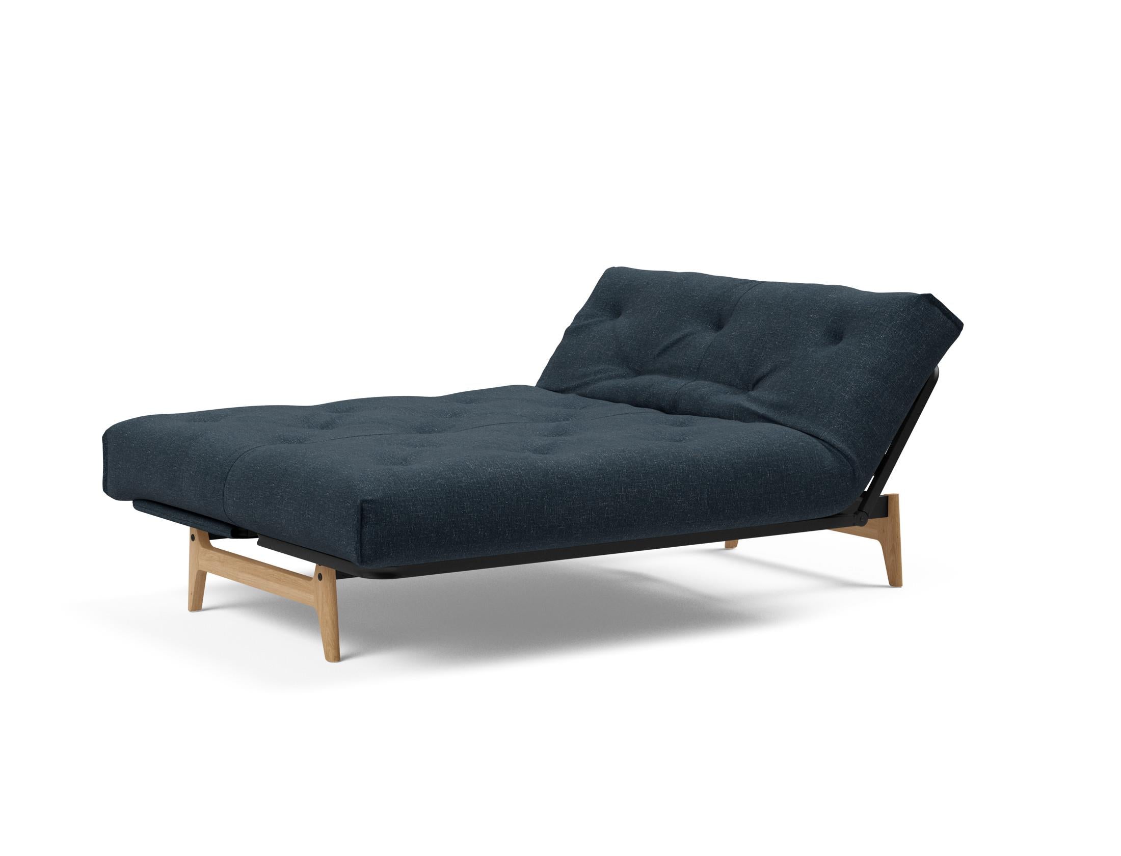 Erleben Sie das Aslak 140 Bettsofa Nordic Soft Spring von Innovation Living – eine perfekte Kombination aus modernem Stil und optimalem Schlafkomfort.