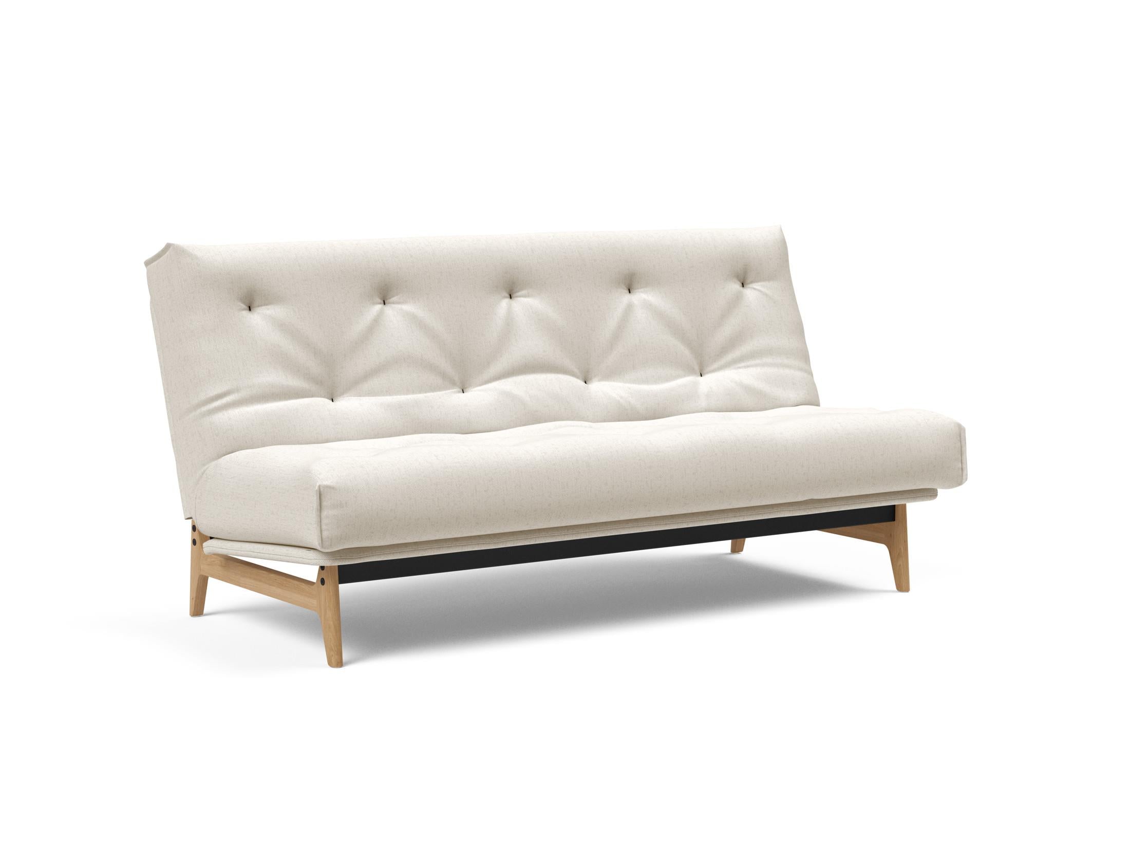 Erleben Sie das Aslak 140 Bettsofa Nordic: Stilvolles skandinavisches Design und der hochwertige Soft Spring Bezug sorgen für perfekten Schlafkomfort.