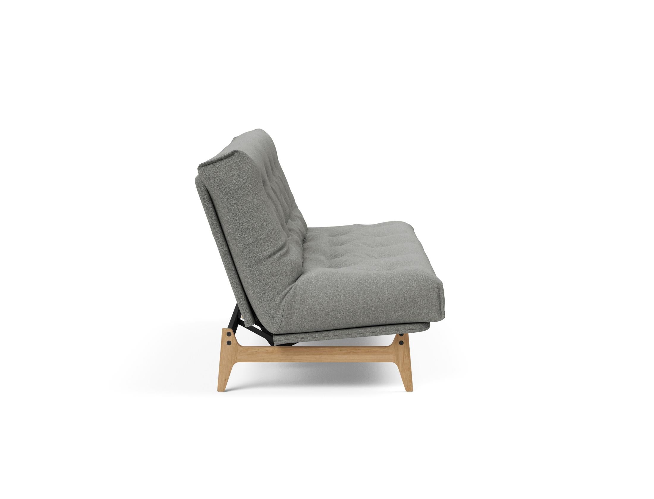 Erleben Sie das Aslak 140 Bettsofa Nordic: Stilvolles skandinavisches Design und der komfortable Soft Spring Bezug sorgen für perfekten Schlafkomfort.