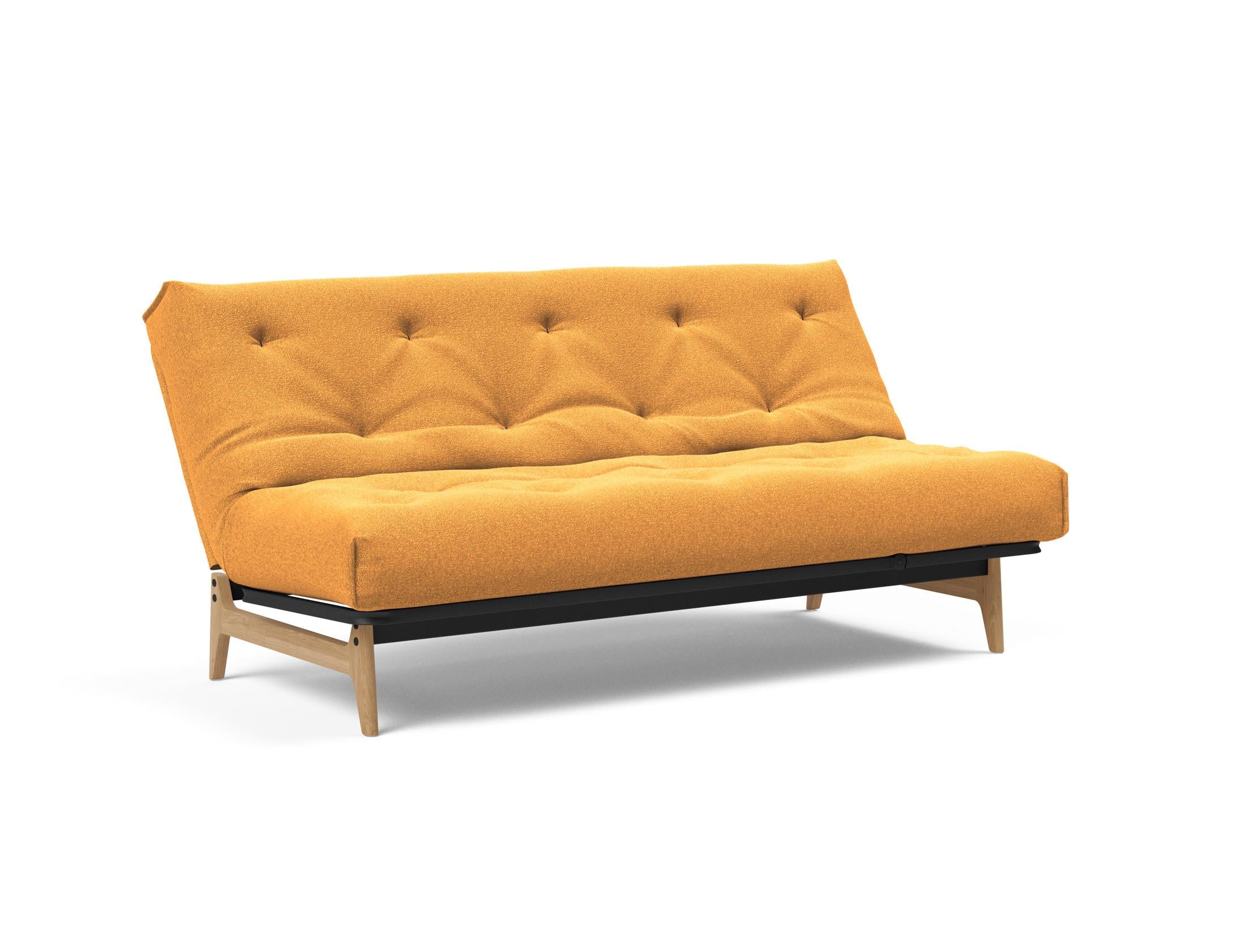 Entdecken Sie das Aslak 140 Bettsofa Nordic: Elegantes skandinavisches Design trifft auf den bequemen Soft Spring Bezug für erholsame Nächte.