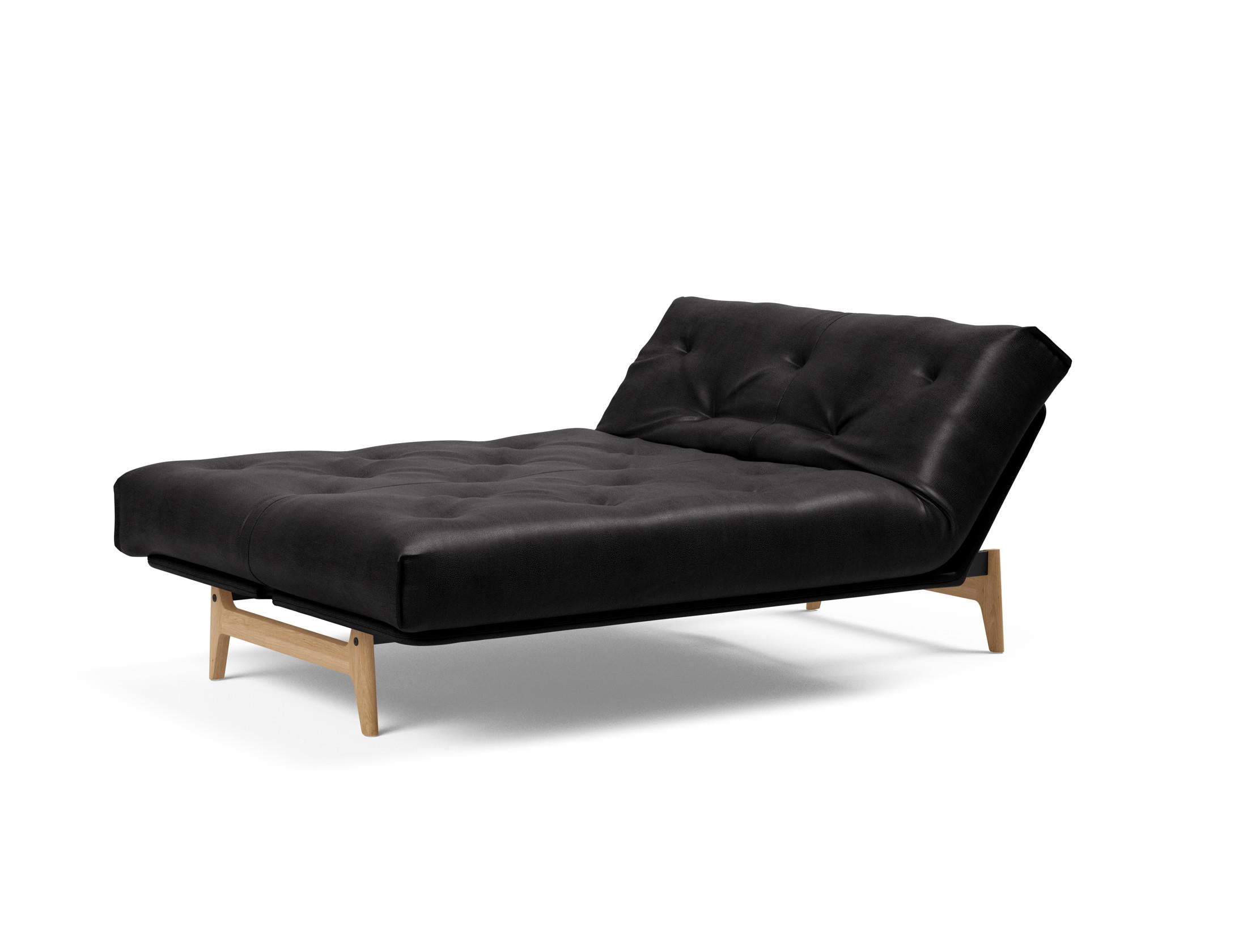 Erleben Sie das Aslak 140 Bettsofa Nordic: Stilvolles skandinavisches Design und der komfortable Soft Spring Bezug sorgen für perfekten Schlafkomfort.