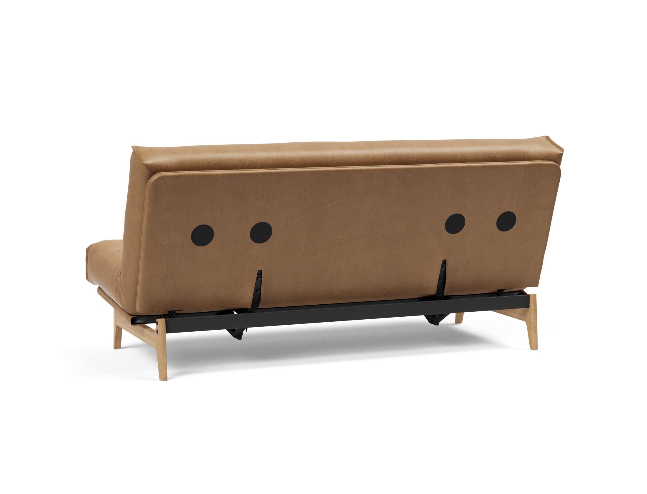 Erleben Sie das Aslak 140 Bettsofa Nordic: Stilvolles skandinavisches Design und der komfortable Soft Spring Bezug sorgen für perfekten Schlafkomfort.