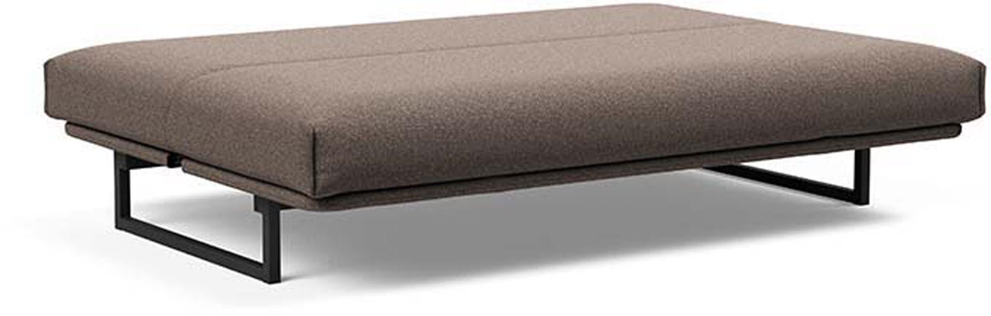 Erleben Sie das Fraction 140 Bettsofa mit Nordic Cover von Innovation Living: modernes Design, bequeme Soft Spring-Matratze, perfekt für kleine Räume.