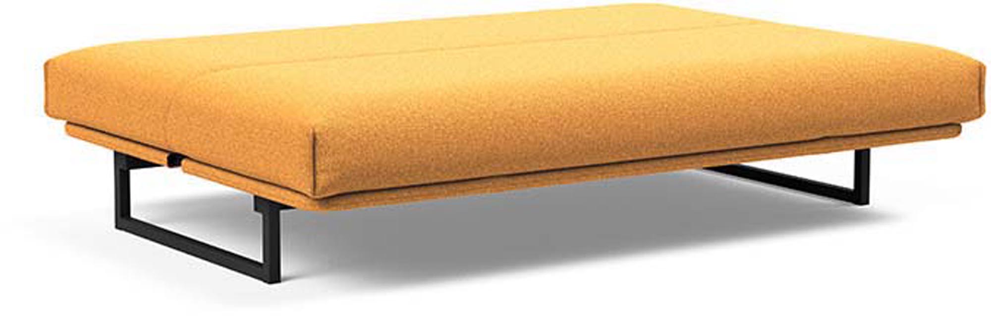 Erleben Sie das Fraction 140 Bettsofa mit Nordic Cover von Innovation Living: modernes Design, bequeme Soft Spring-Matratze, perfekt für kleine Räume.