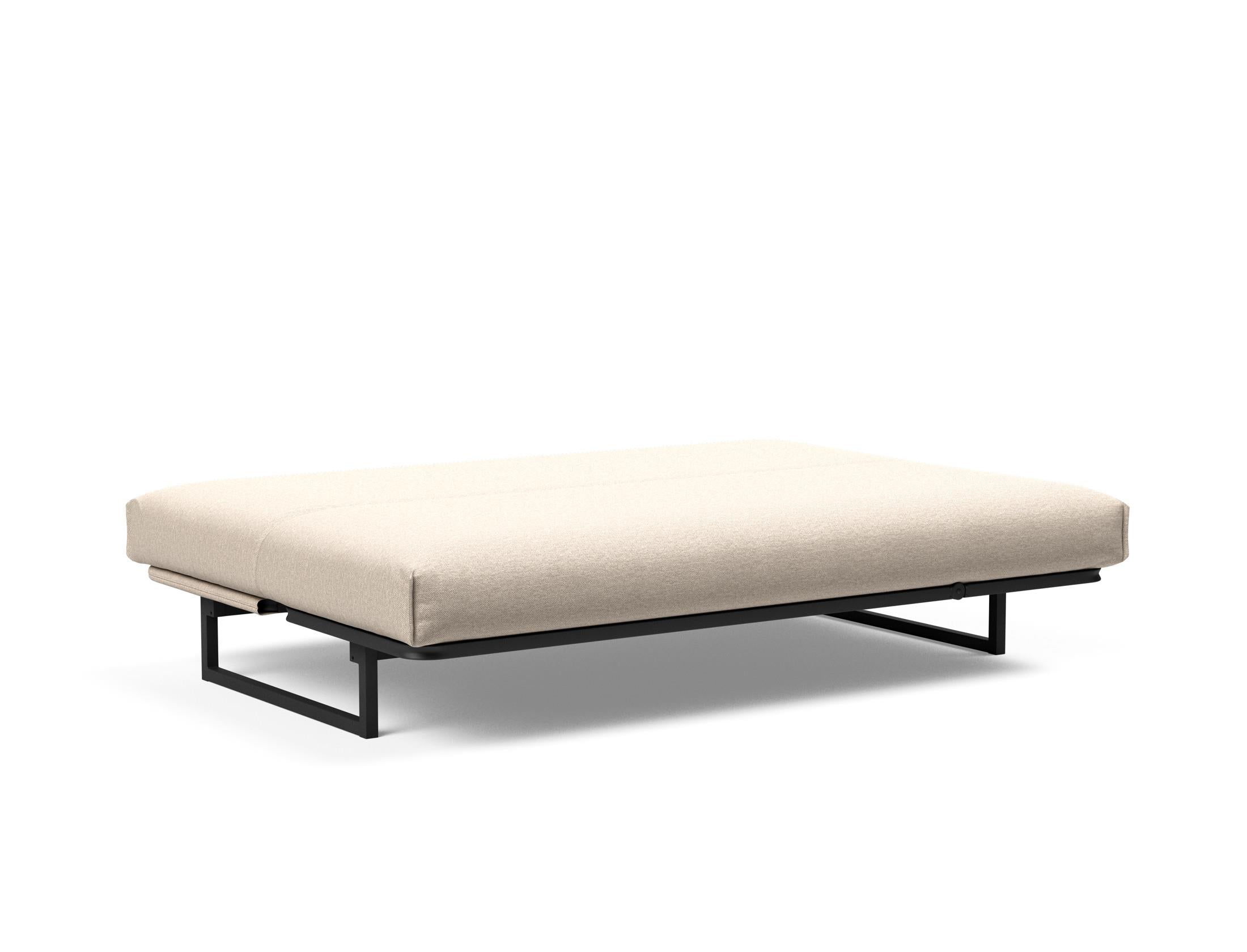 Erleben Sie das Fraction 140 Bettsofa mit Nordic Cover von Innovation Living: modernes Design, bequeme Soft Spring-Matratze, perfekt für kleine Räume.