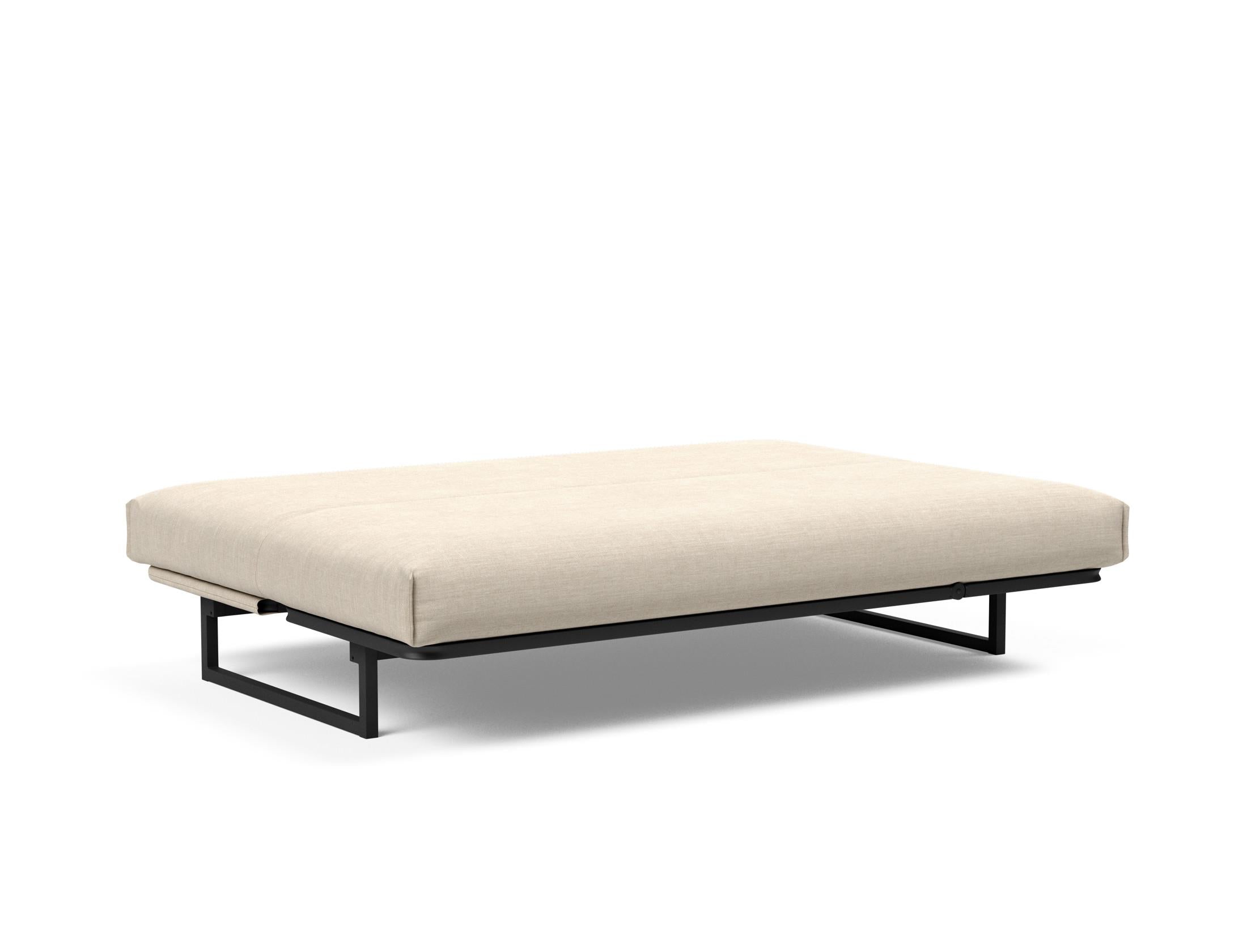 Erleben Sie das Fraction 140 Bettsofa mit Nordic Cover von Innovation Living: modernes Design, bequeme Soft Spring-Matratze, perfekt für kleine Räume.