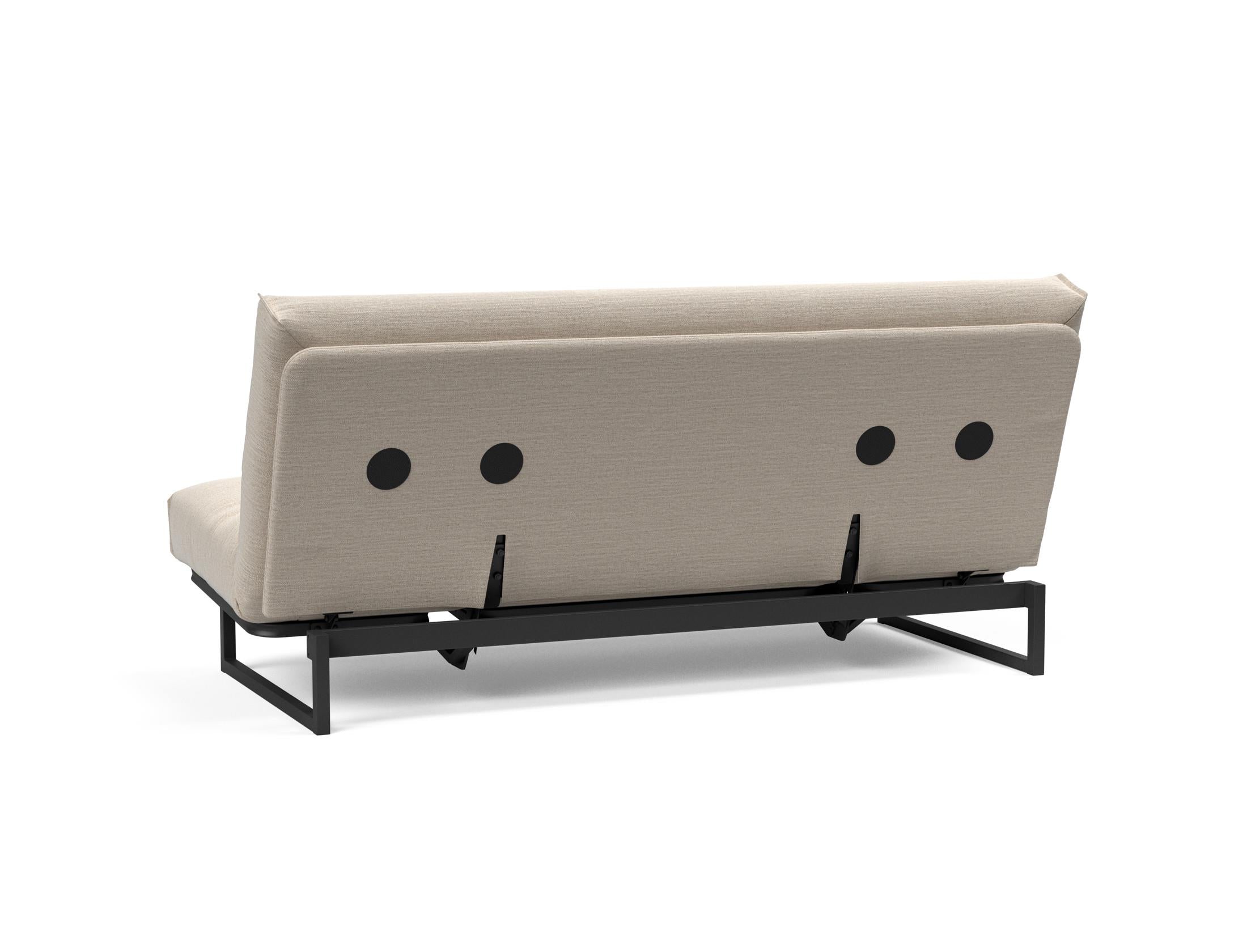 Erleben Sie das Fraction 140 Bettsofa mit Nordic Cover von Innovation Living: modernes Design, bequeme Soft Spring-Matratze, perfekt für kleine Räume.