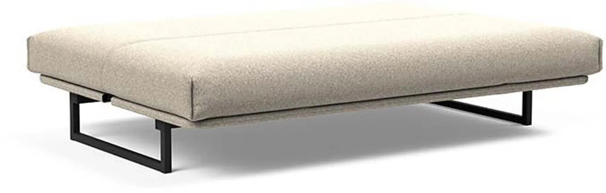 Erleben Sie das Fraction 140 Bettsofa Nordic Cover von Innovation Living – eine perfekte Kombination aus modernem Stil und praktischer Vielseitigkeit für jeden Raum.