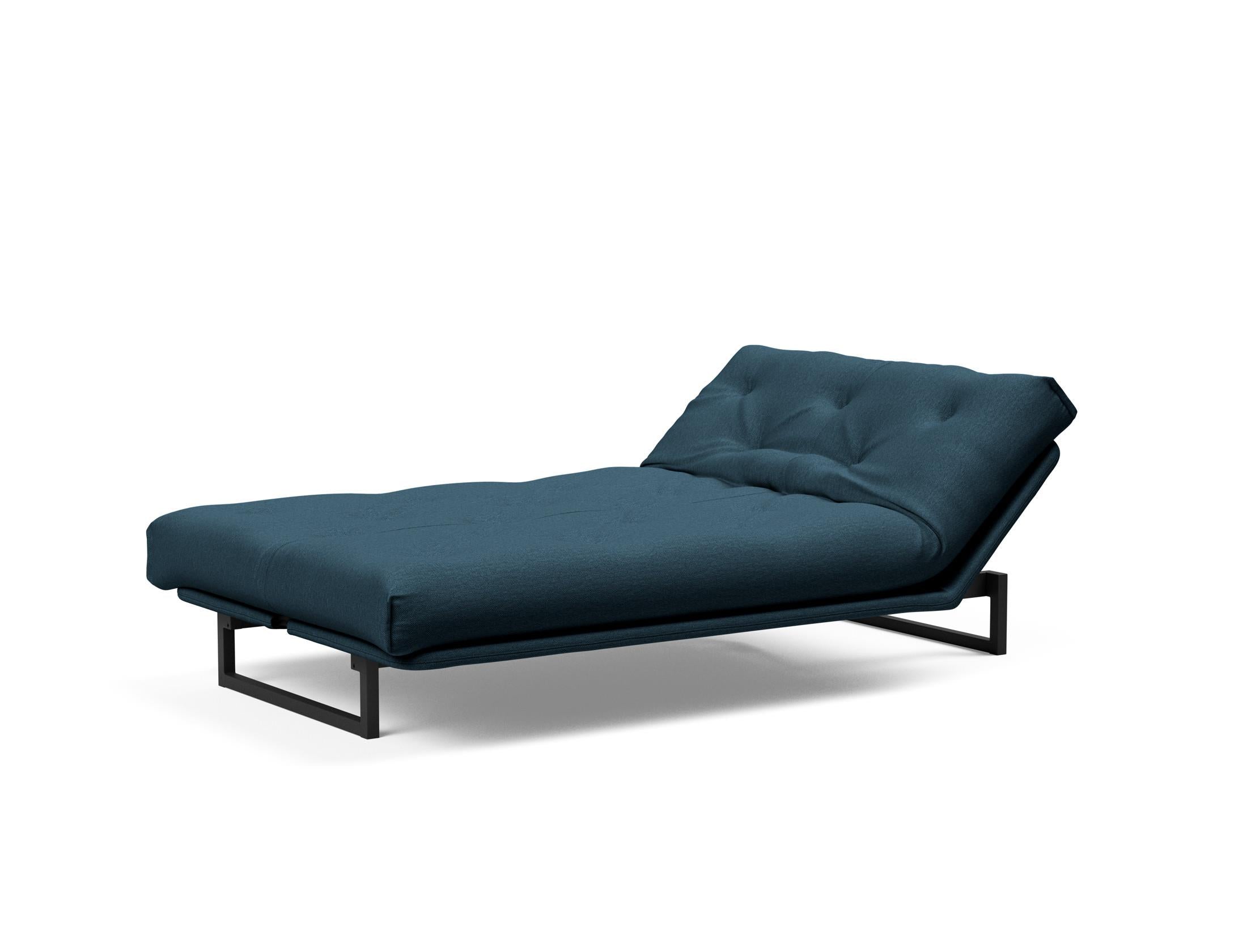 Fraction 120 Bettsofa Nordic: Elegantes Schlafsofa mit hochwertigem Soft Spring Bezug, perfekt für entspannte Nächte und modernes Wohndesign.