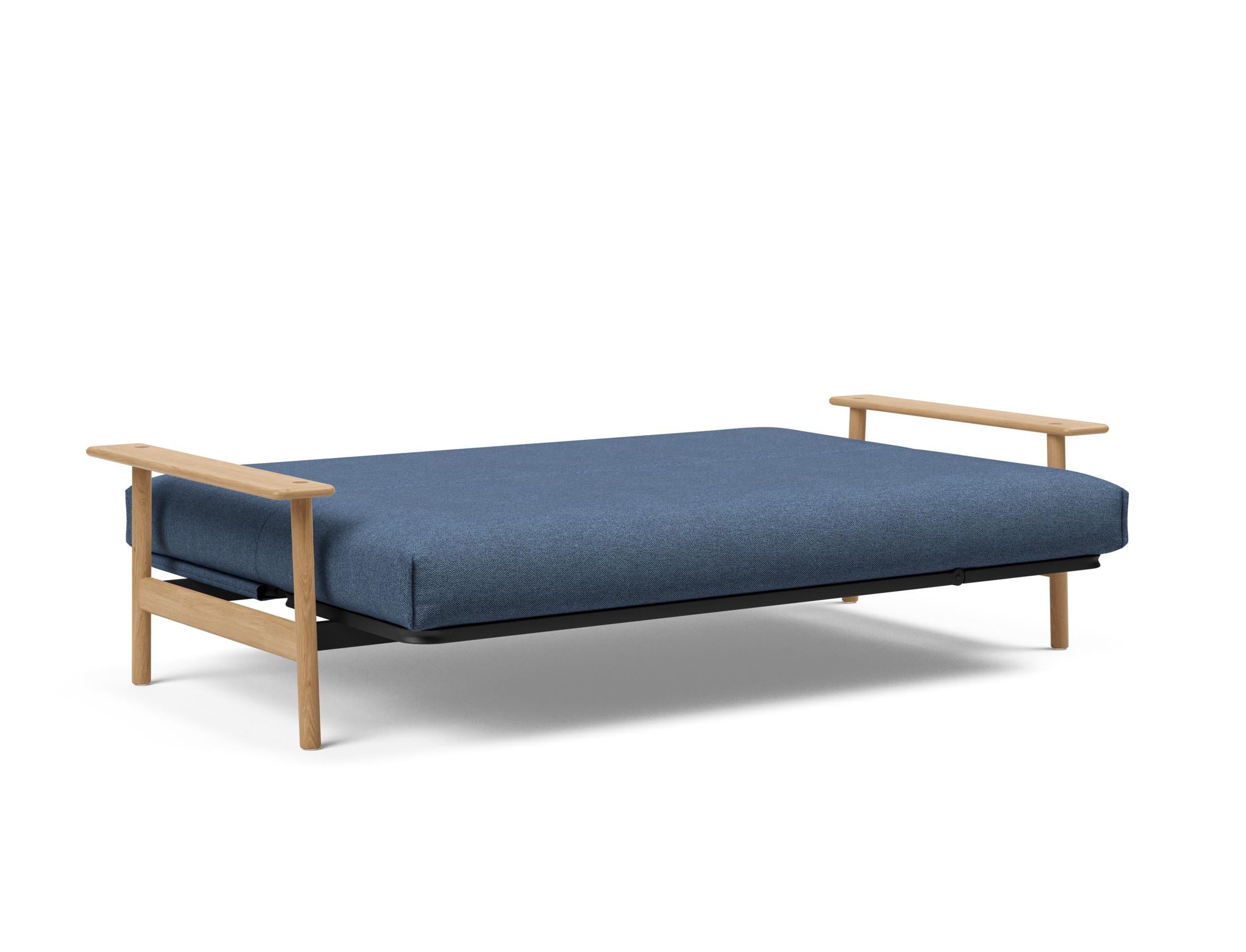 Erleben Sie das Balder Bettsofa 140 Nordic Cover: modernes Design, bequeme Soft Spring Matratze, perfekt für flexible Wohnlösungen.