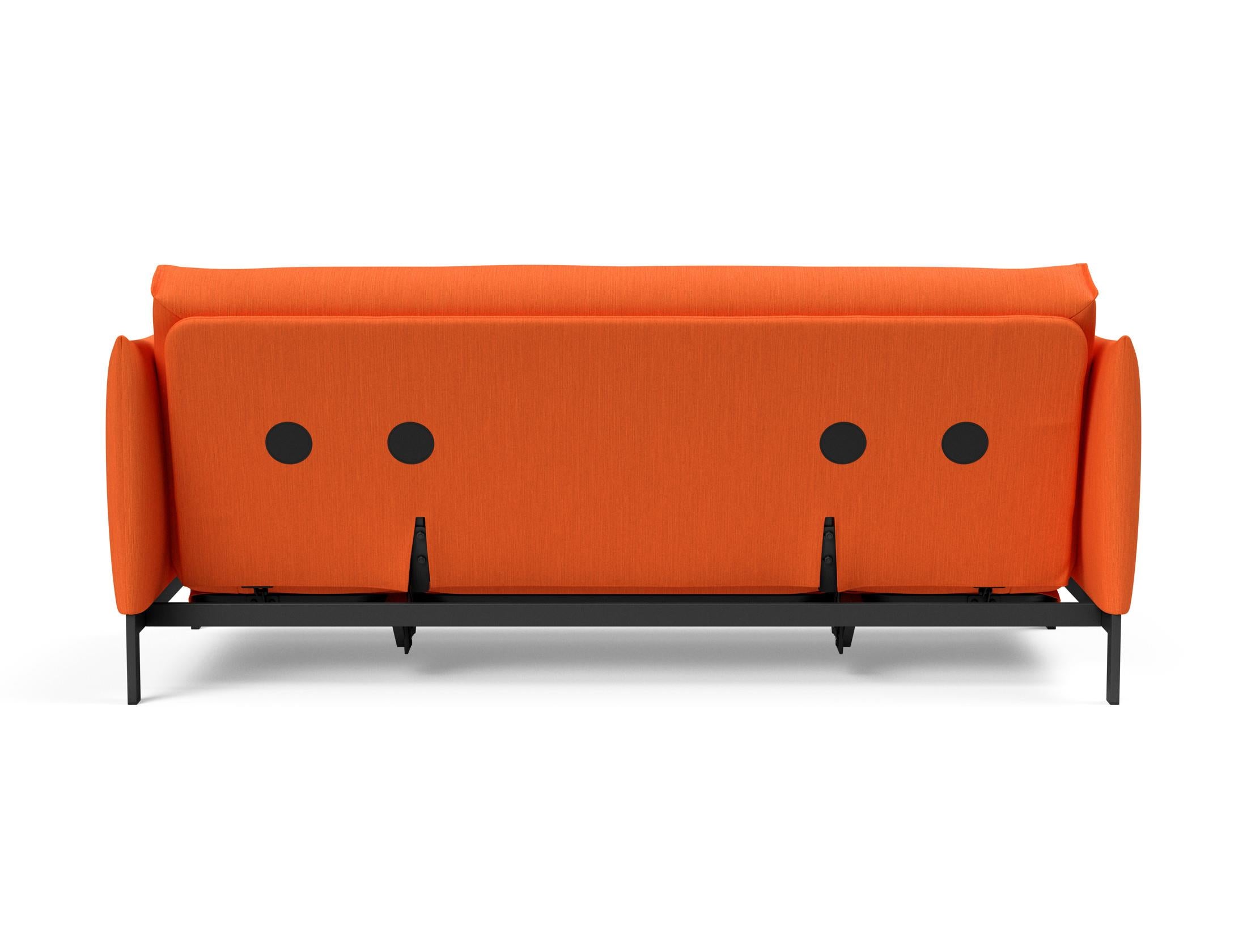 Erleben Sie das Junus 140 Bettsofa Nordic: Modernes Design und der weiche Soft Spring Bezug sorgen für höchsten Schlafkomfort und stilvolle Akzente.