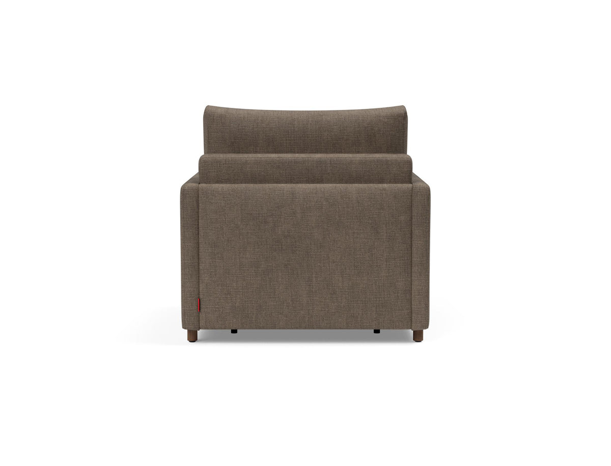 Neah Sessel mit Slim Armlehnen in 411 Esina Cedar Brown präsentiert im Onlineshop von KAQTU Design AG. Sessel ist von Innovation Living