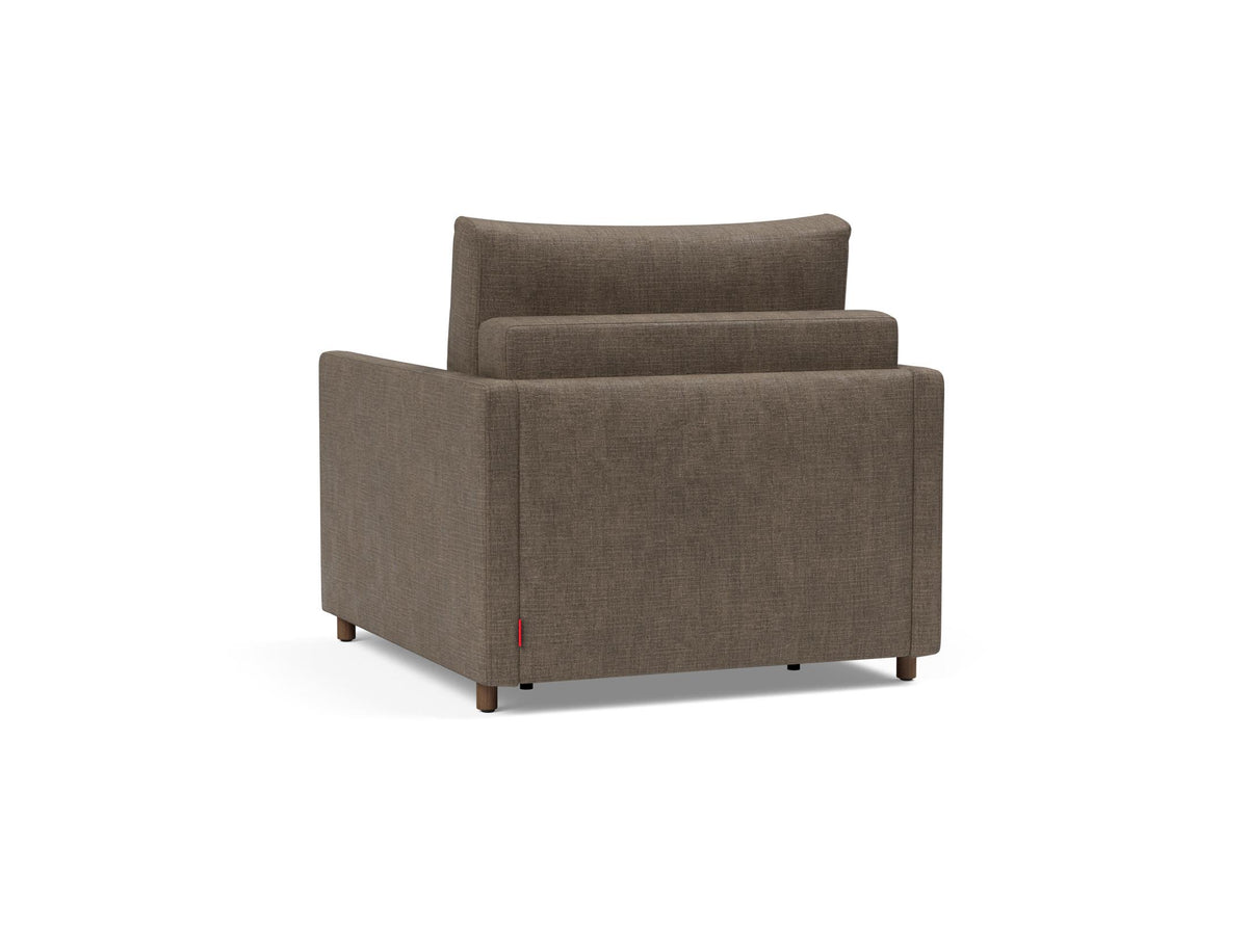 Neah Sessel mit Slim Armlehnen in 411 Esina Cedar Brown präsentiert im Onlineshop von KAQTU Design AG. Sessel ist von Innovation Living