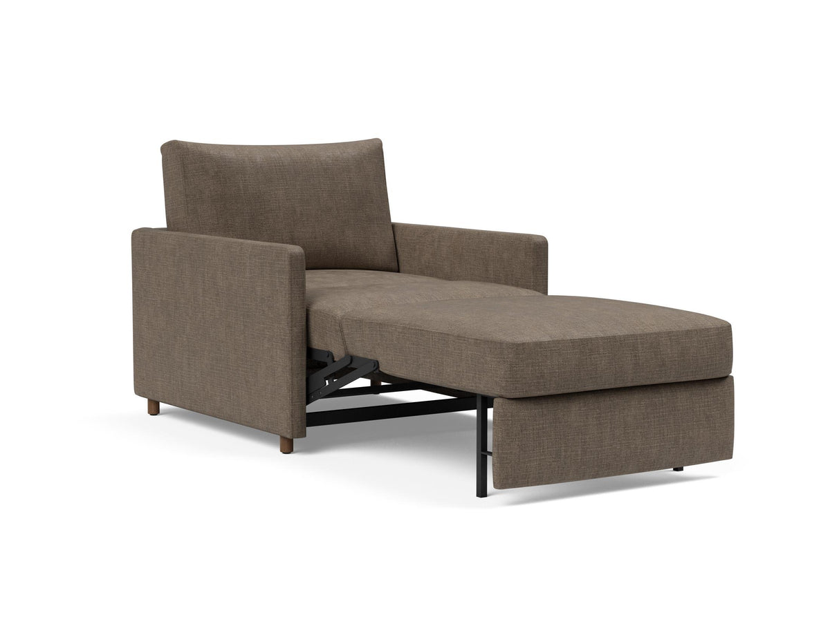 Neah Sessel mit Slim Armlehnen in 411 Esina Cedar Brown präsentiert im Onlineshop von KAQTU Design AG. Sessel ist von Innovation Living