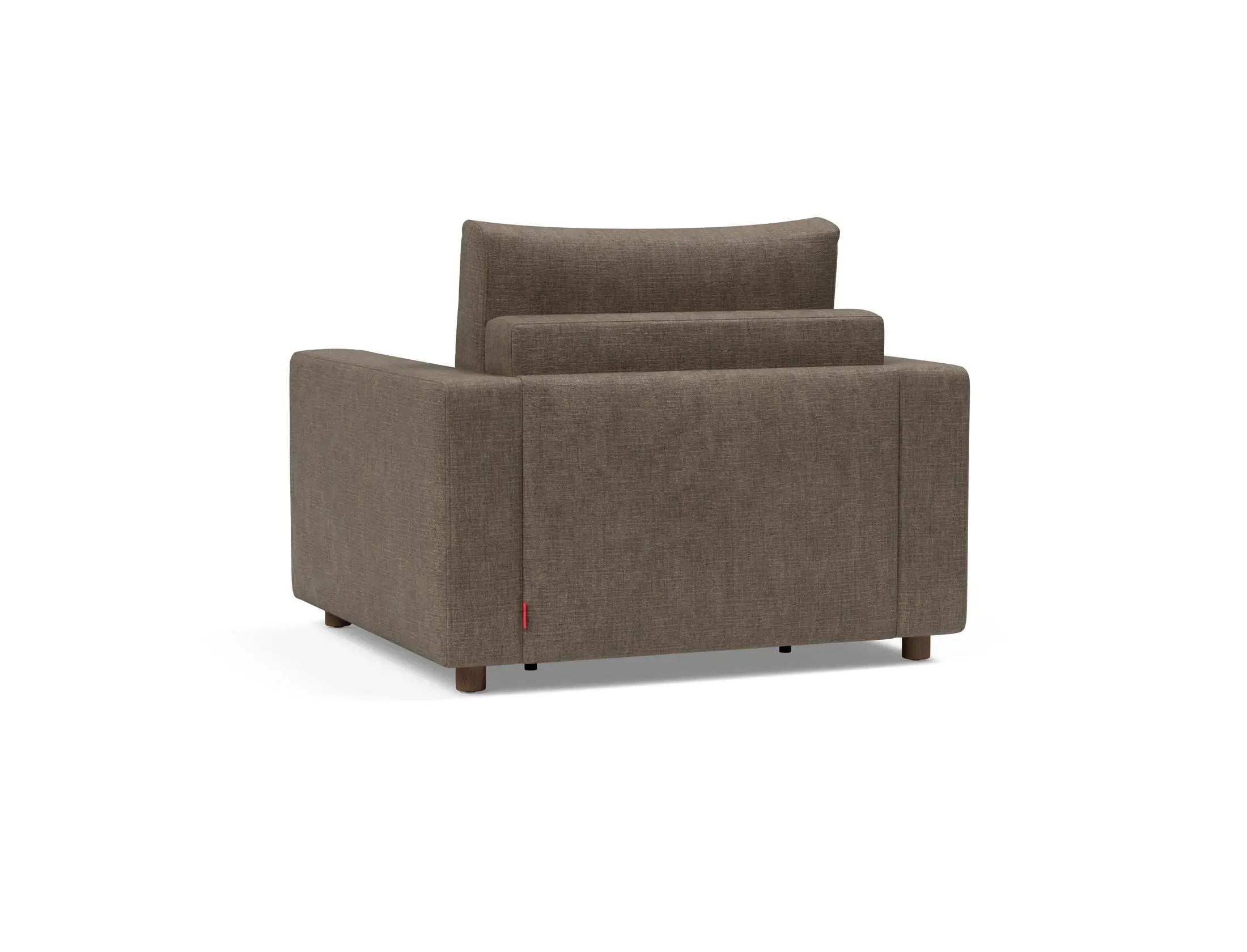 Erleben Sie den Neah Sessel mit Standard Armlehnen von Innovation Living – eine perfekte Kombination aus modernem Stil und unvergleichlichem Sitzkomfort.