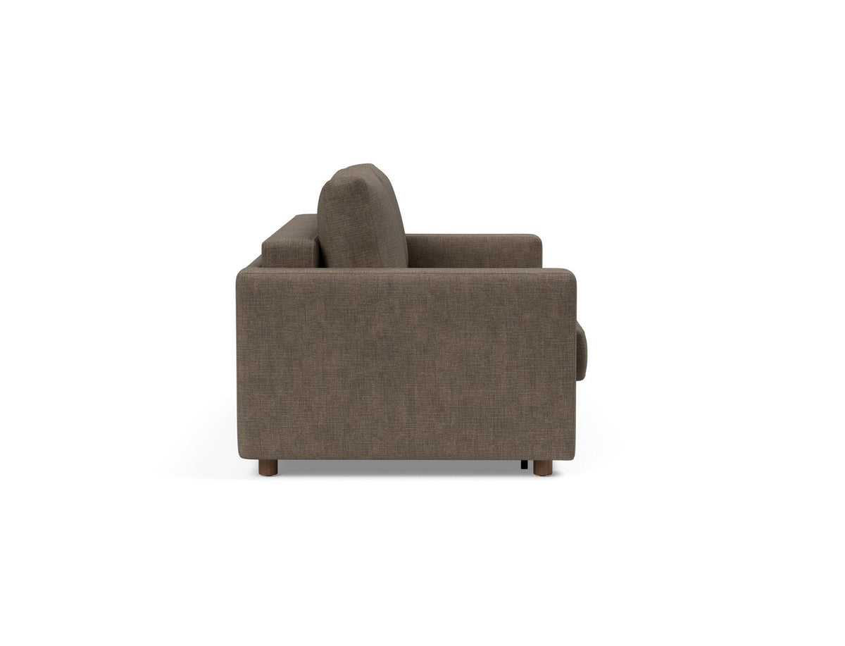 Neah 140 Schlafsofa mit Standard Armlehnen in 411 Esina Cedar Brown präsentiert im Onlineshop von KAQTU Design AG. Bettsofa ist von Innovation Living