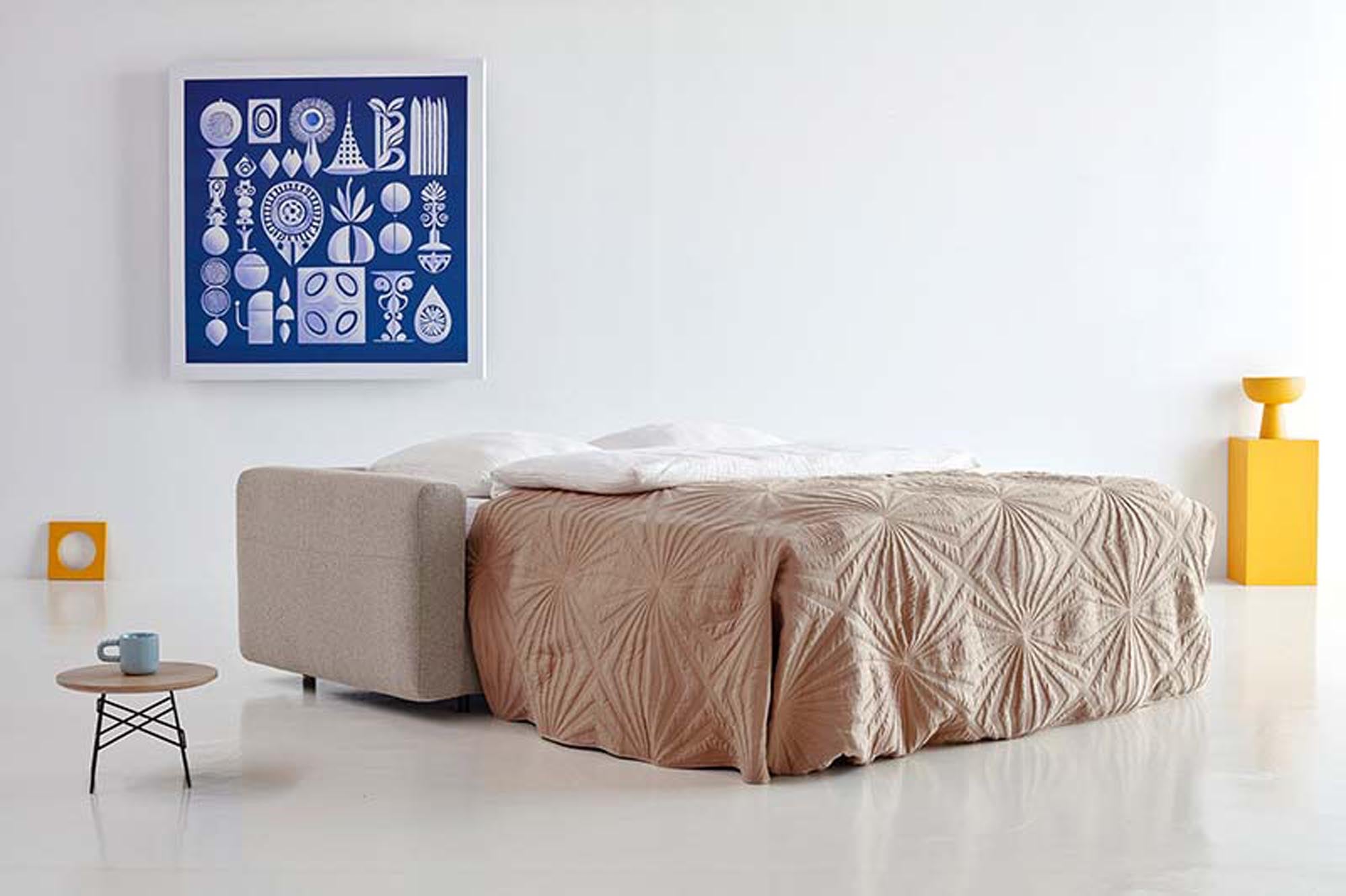 Entdecken Sie das Killian Klappsofa 160 von Innovation Living – ein elegantes, multifunktionales Sofa mit hochwertiger Matratze für erholsamen Schlaf.