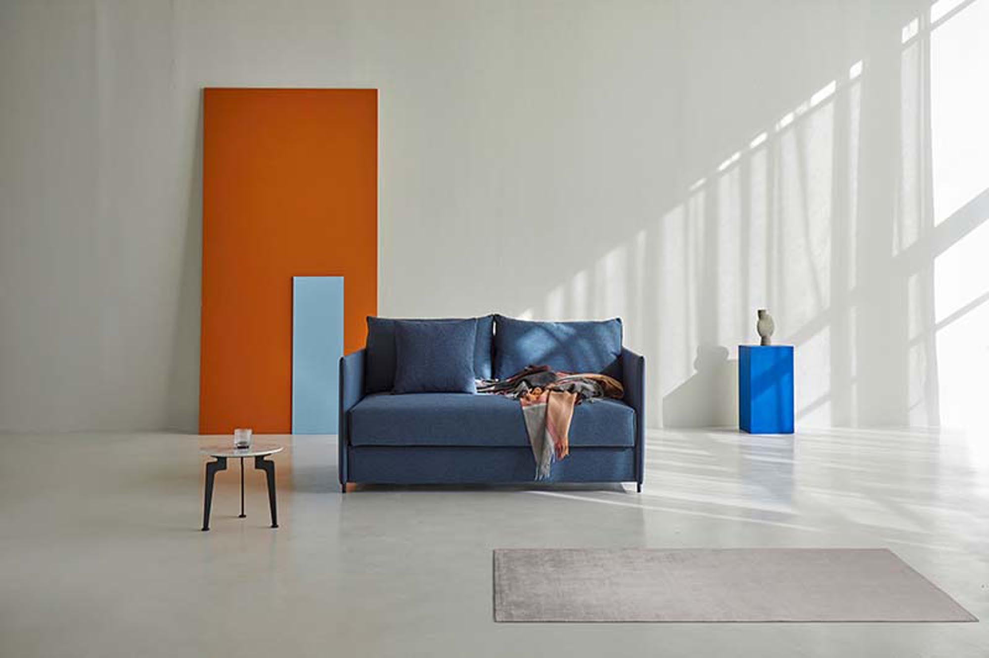 Das Luoma Bettsofa von Innovation Living vereint modernes Design mit praktischer Funktionalität – ideal für kleine Räume und Gästeübernachtungen.