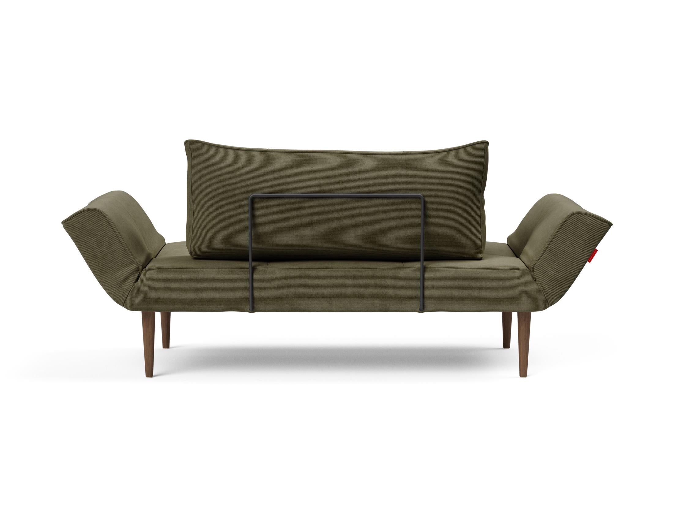 Erleben Sie das Zeal Klappsofa 70 Styletto von Innovation Living – ein elegantes, flexibles Sofa in Elegance Orange, das Komfort und Stil vereint.