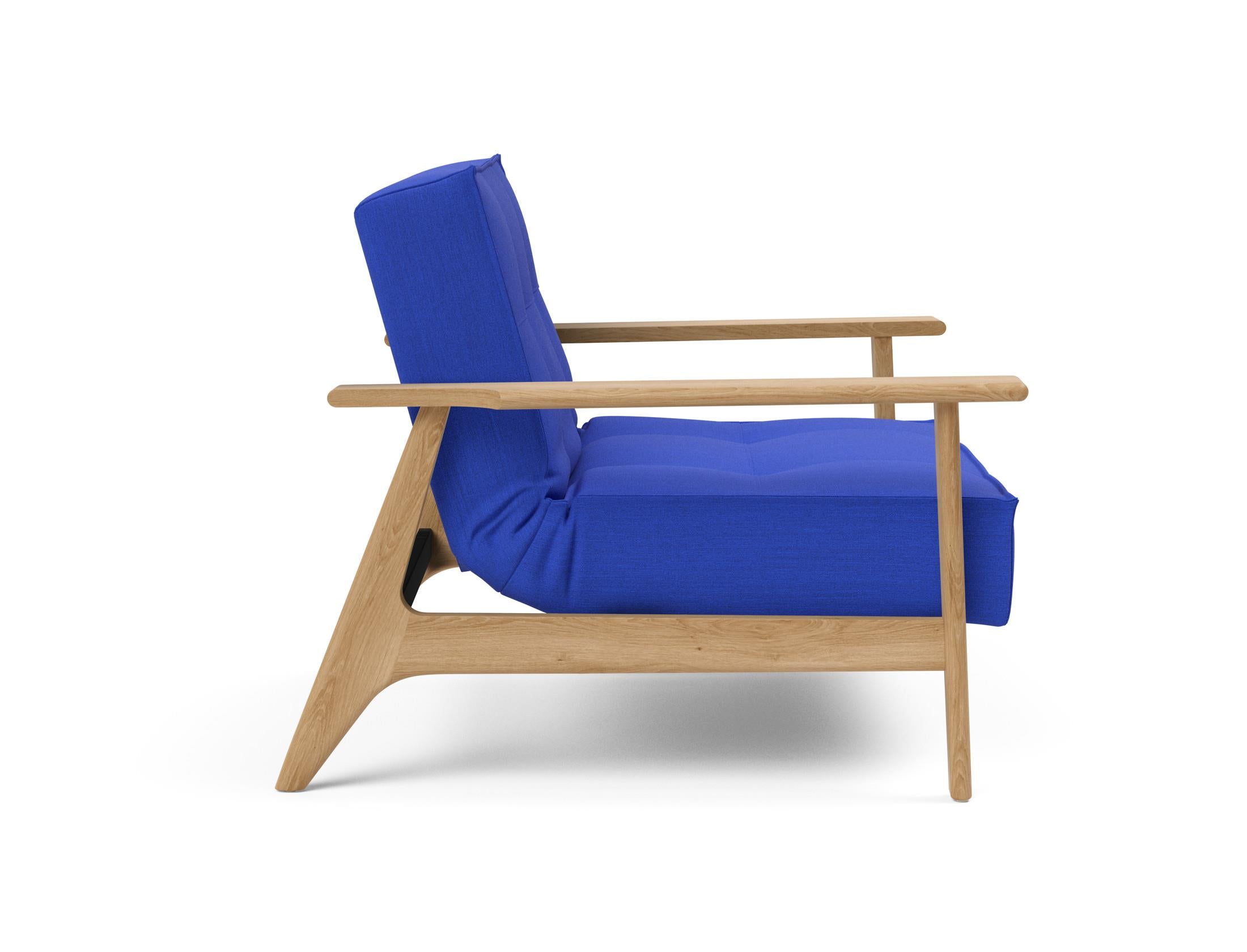 Erleben Sie den Splitback Frej Sessel von Innovation Living – ein elegantes, multifunktionales Möbelstück, das jedem Raum Charakter verleiht.