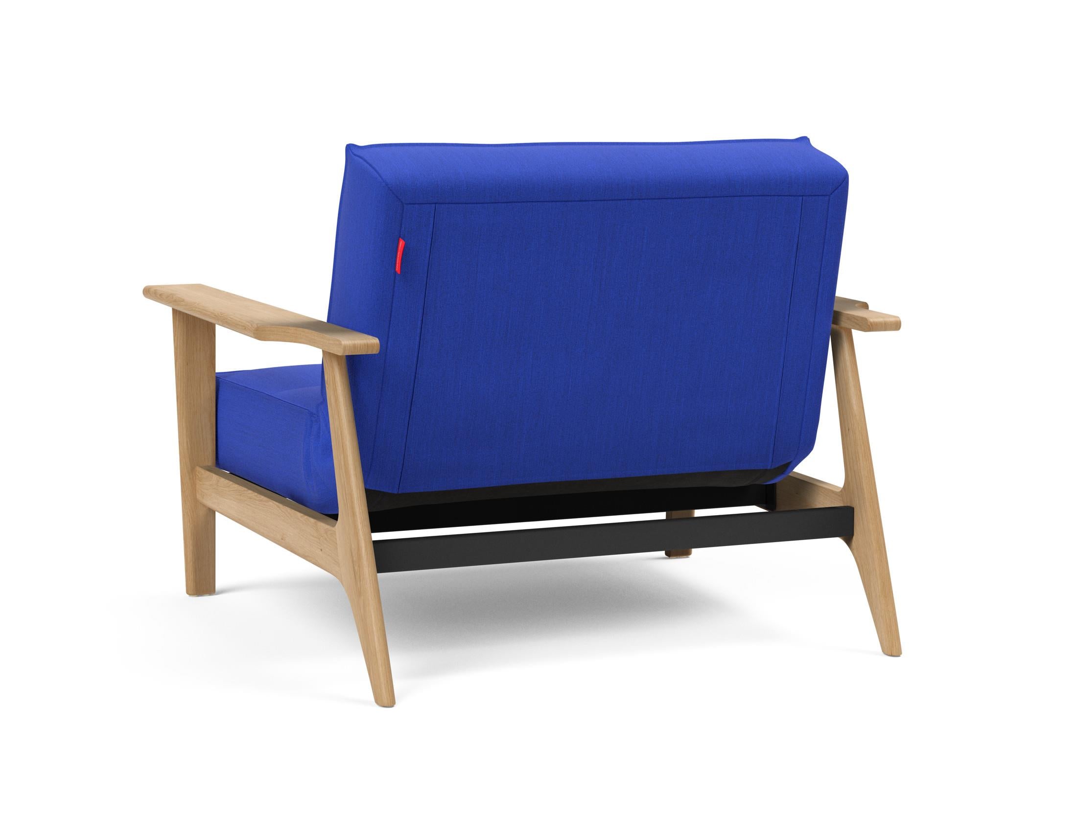 Erleben Sie den Splitback Frej Sessel von Innovation Living – ein elegantes, multifunktionales Möbelstück, das jedem Raum Charakter verleiht.