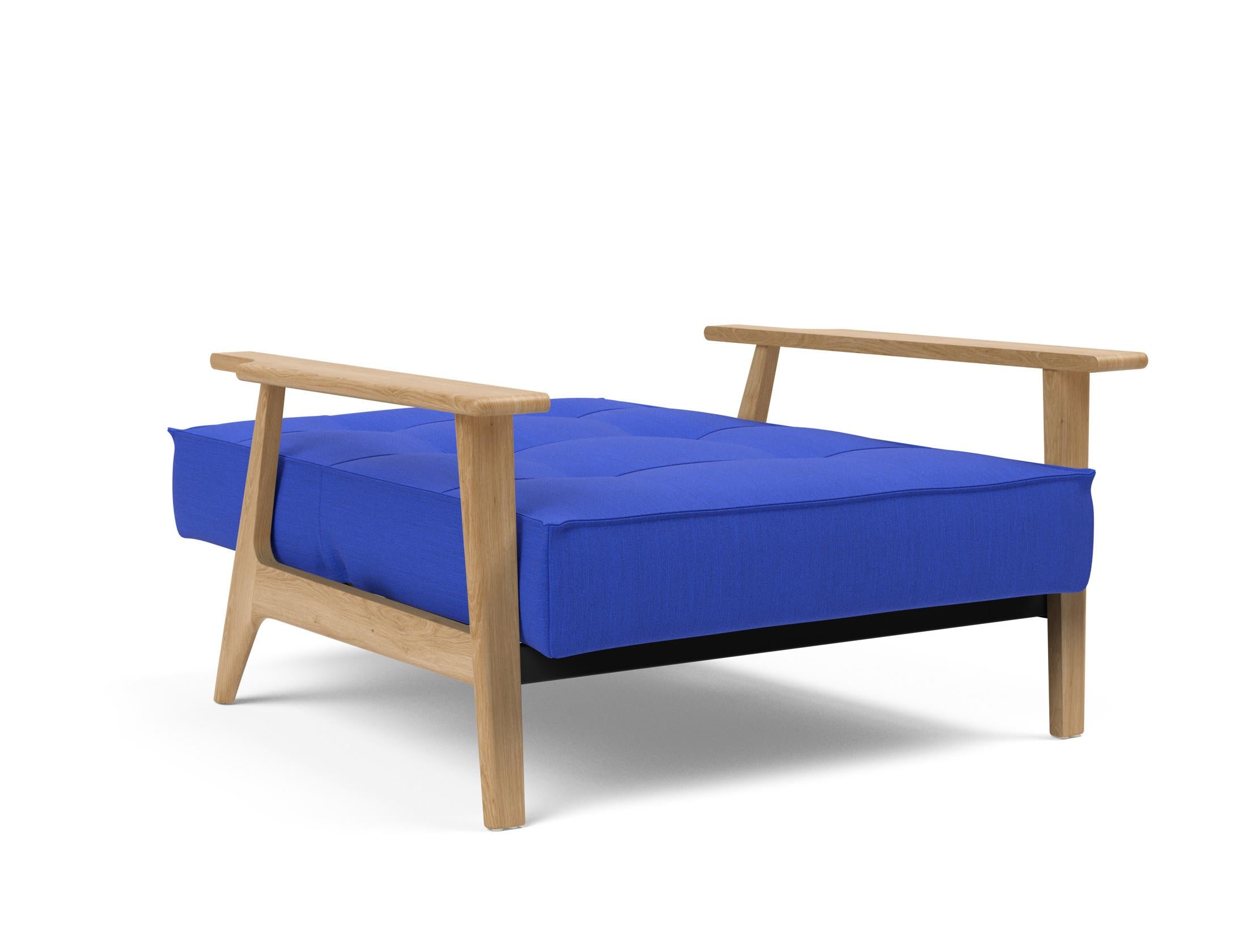 Erleben Sie den Splitback Frej Sessel von Innovation Living – ein elegantes, multifunktionales Möbelstück, das jedem Raum Charakter verleiht.