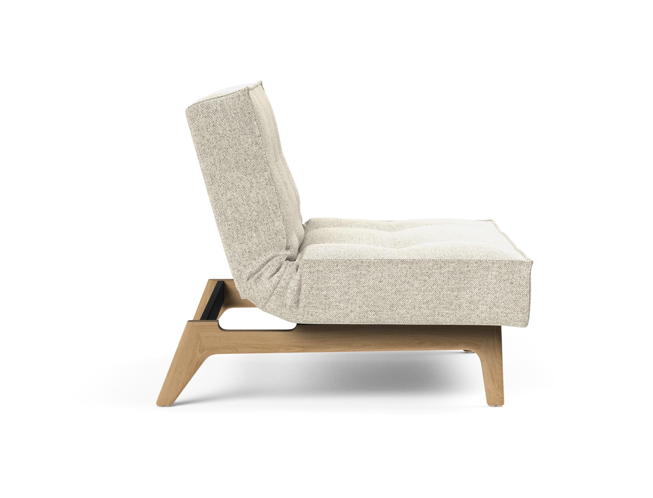 Entdecken Sie den Splitback Eik Sessel von Innovation Living – ein elegantes Möbelstück, das Komfort und Funktionalität vereint.