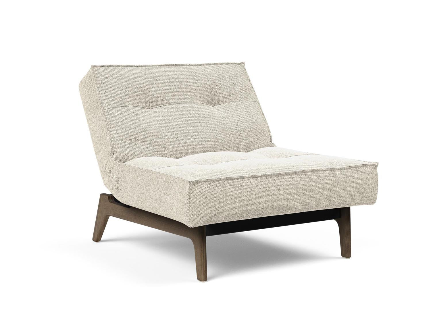 Erleben Sie den Splitback Eik Sessel von Innovation Living – stilvoll, vielseitig und perfekt für moderne Wohnräume.
