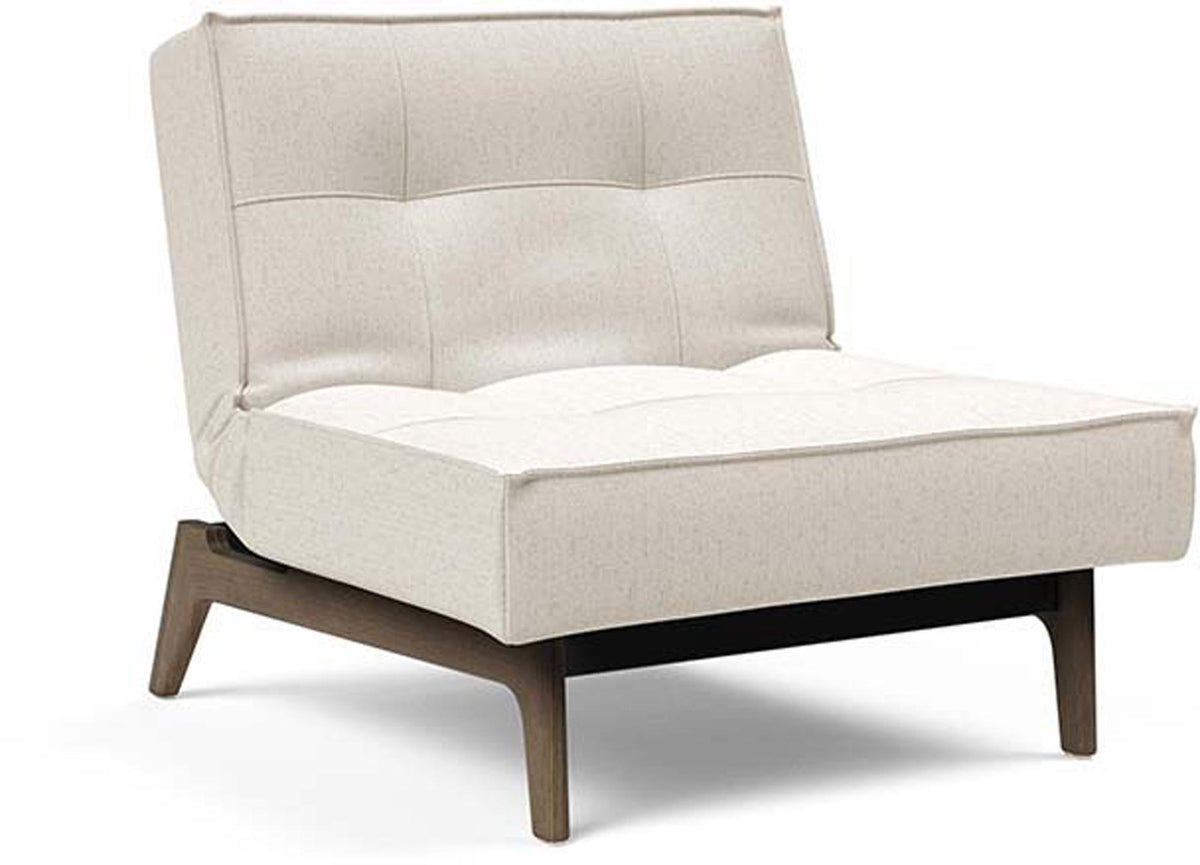 Splitback Eik Sessel in 531 Bouclé Off White präsentiert im Onlineshop von KAQTU Design AG. Sessel ist von Innovation Living