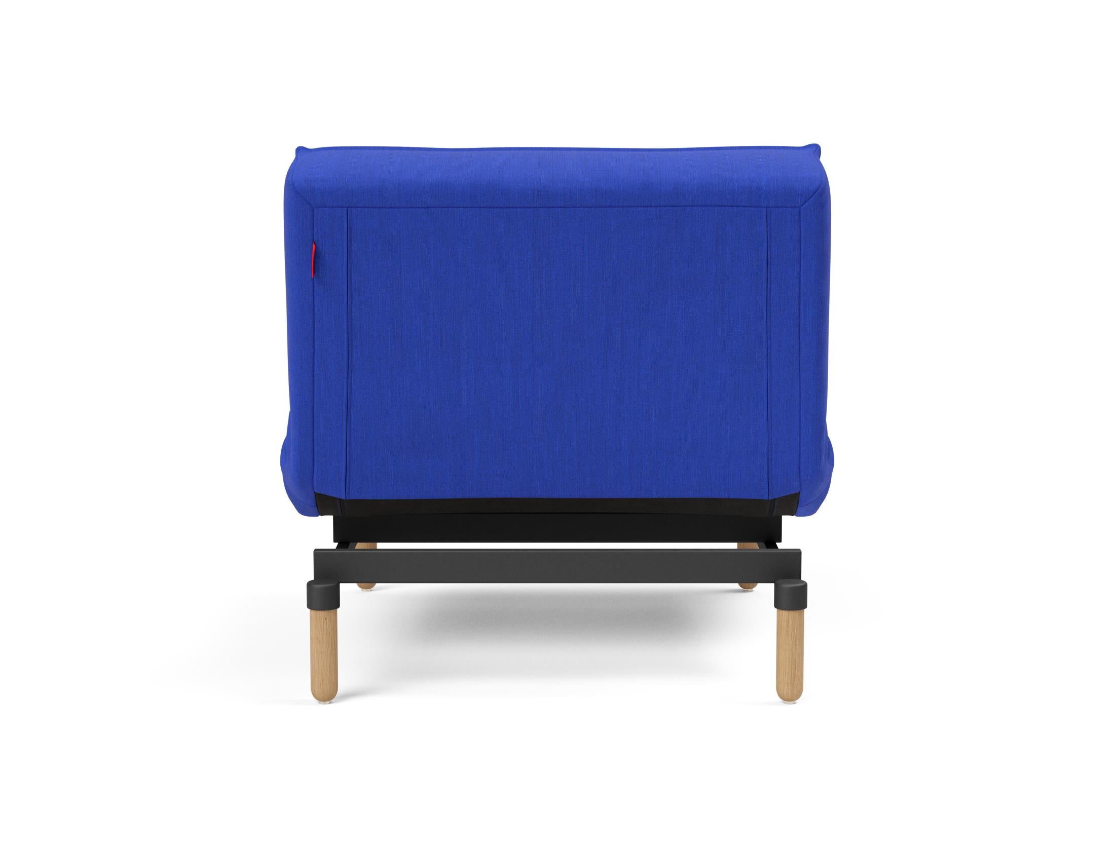 Der Splitback Stem Sessel von Innovation Living bietet stilvolle Eleganz und vielseitige Nutzungsmöglichkeiten für Ihr Zuhause.