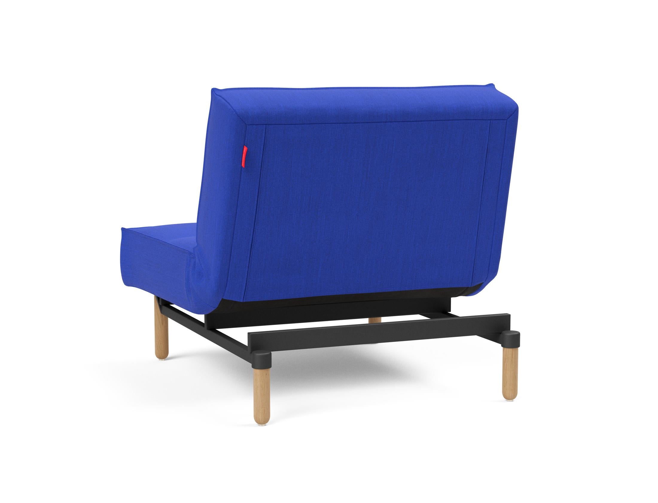 Der Splitback Stem Sessel von Innovation Living vereint modernes Design mit Funktionalität und passt perfekt in jedes Wohnambiente.